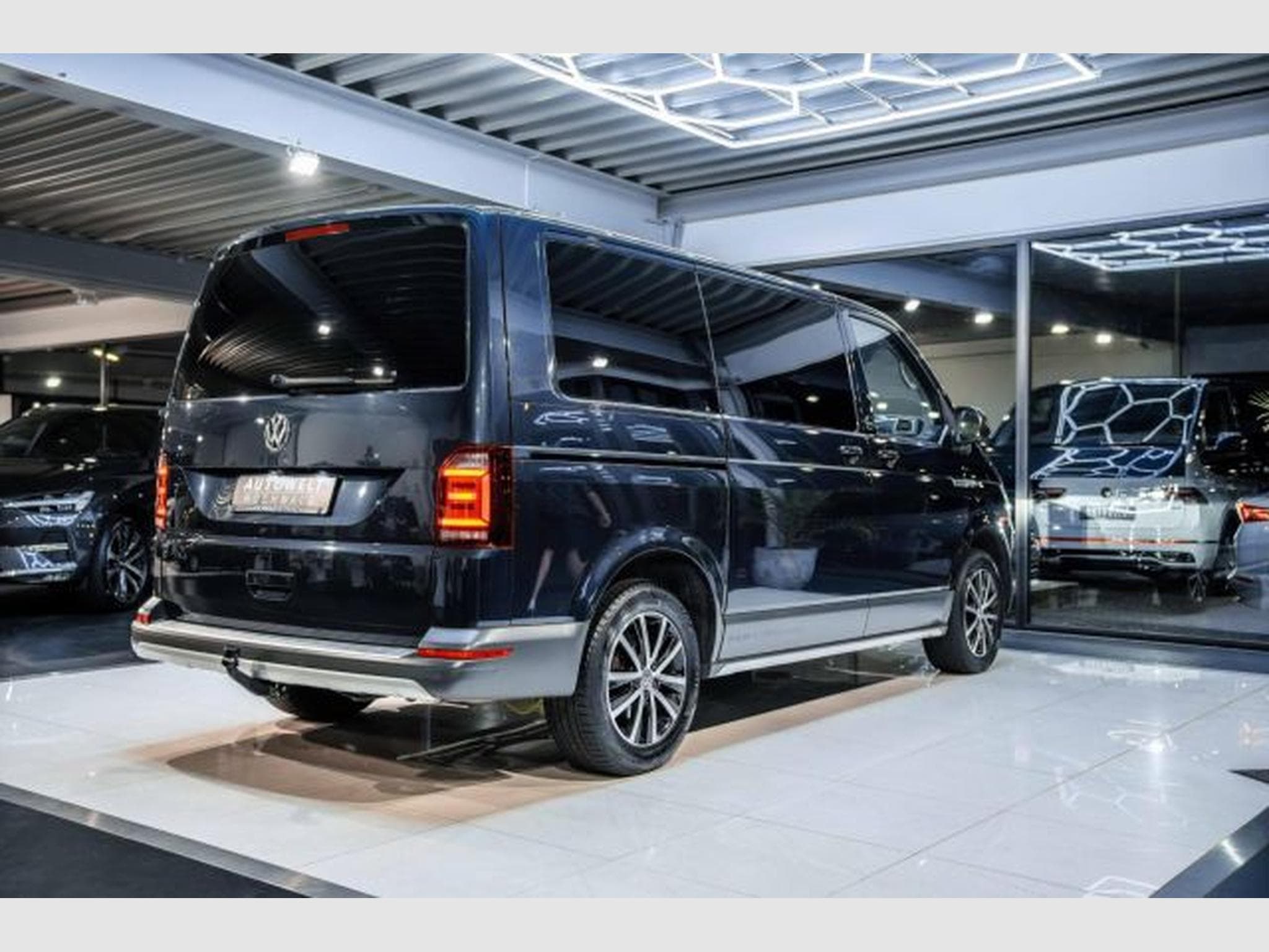 VW T6.1 T6 Multivan 2.0 TDI DSG PanAmericana STAHZG AHK (2017) - Photo 11
