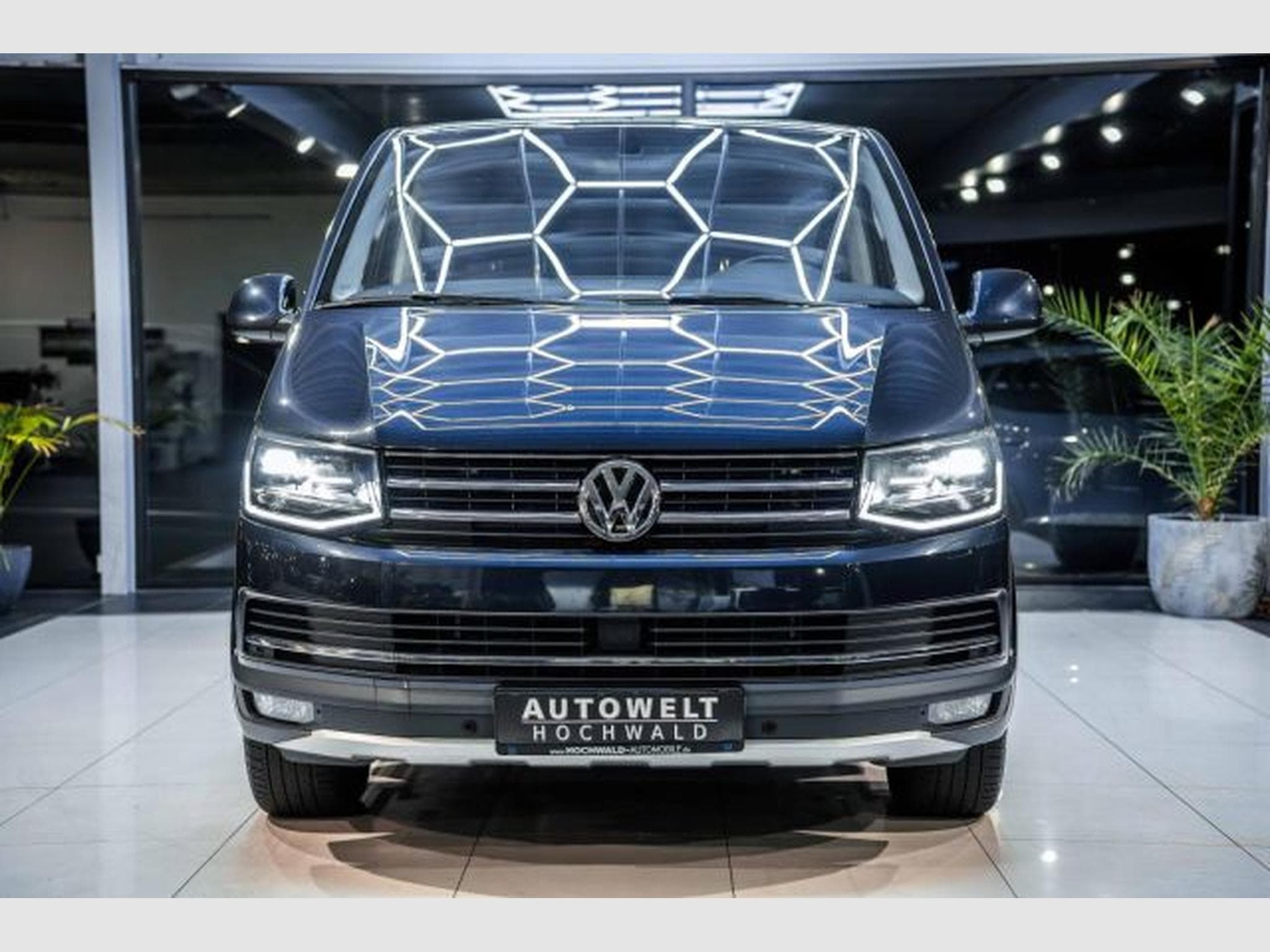 VW T6.1 T6 Multivan 2.0 TDI DSG PanAmericana STAHZG AHK (2017) - Photo 4