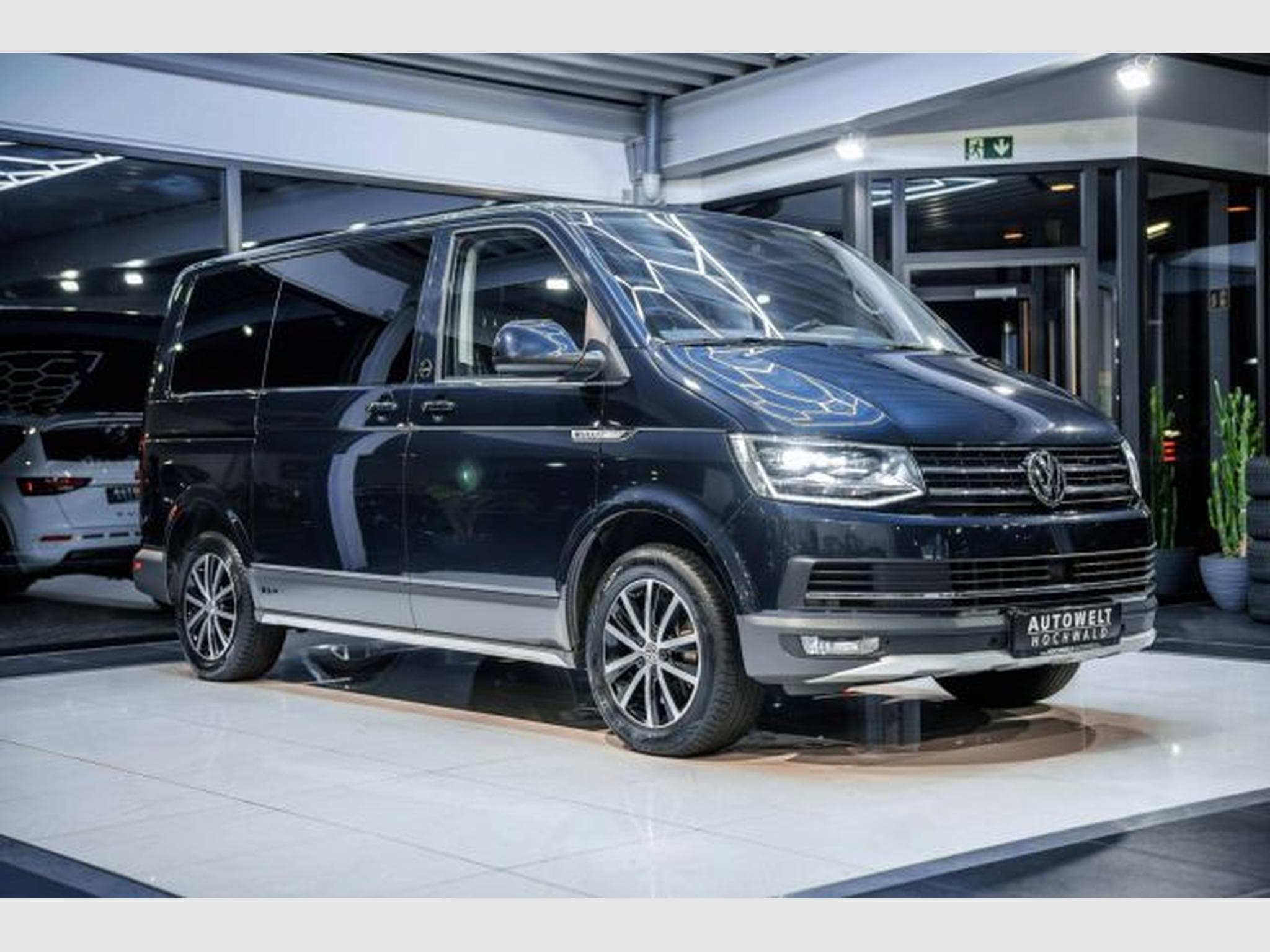 VW T6.1 T6 Multivan 2.0 TDI DSG PanAmericana STAHZG AHK (2017) - Photo 5