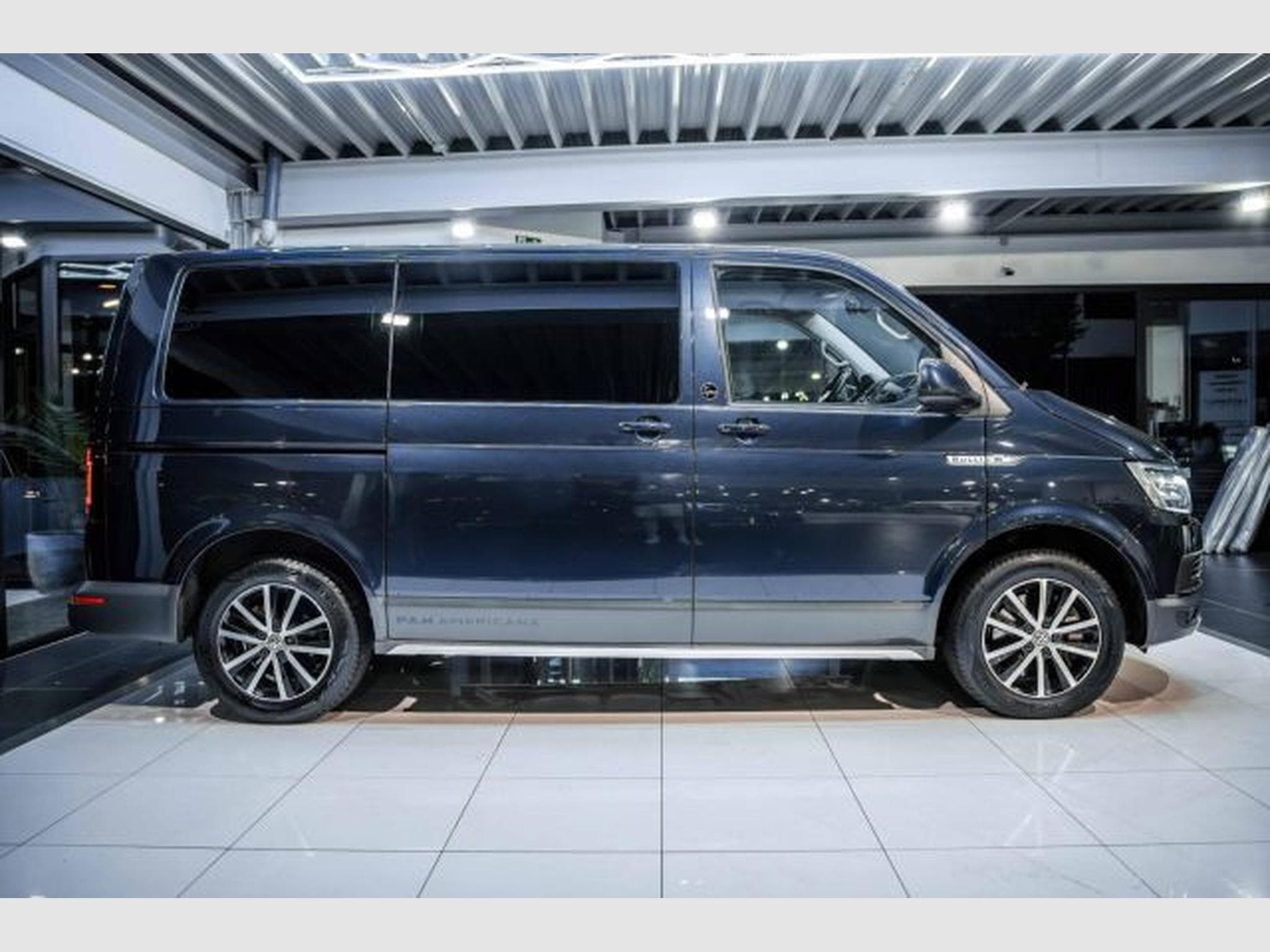 VW T6.1 T6 Multivan 2.0 TDI DSG PanAmericana STAHZG AHK (2017) - Photo 6