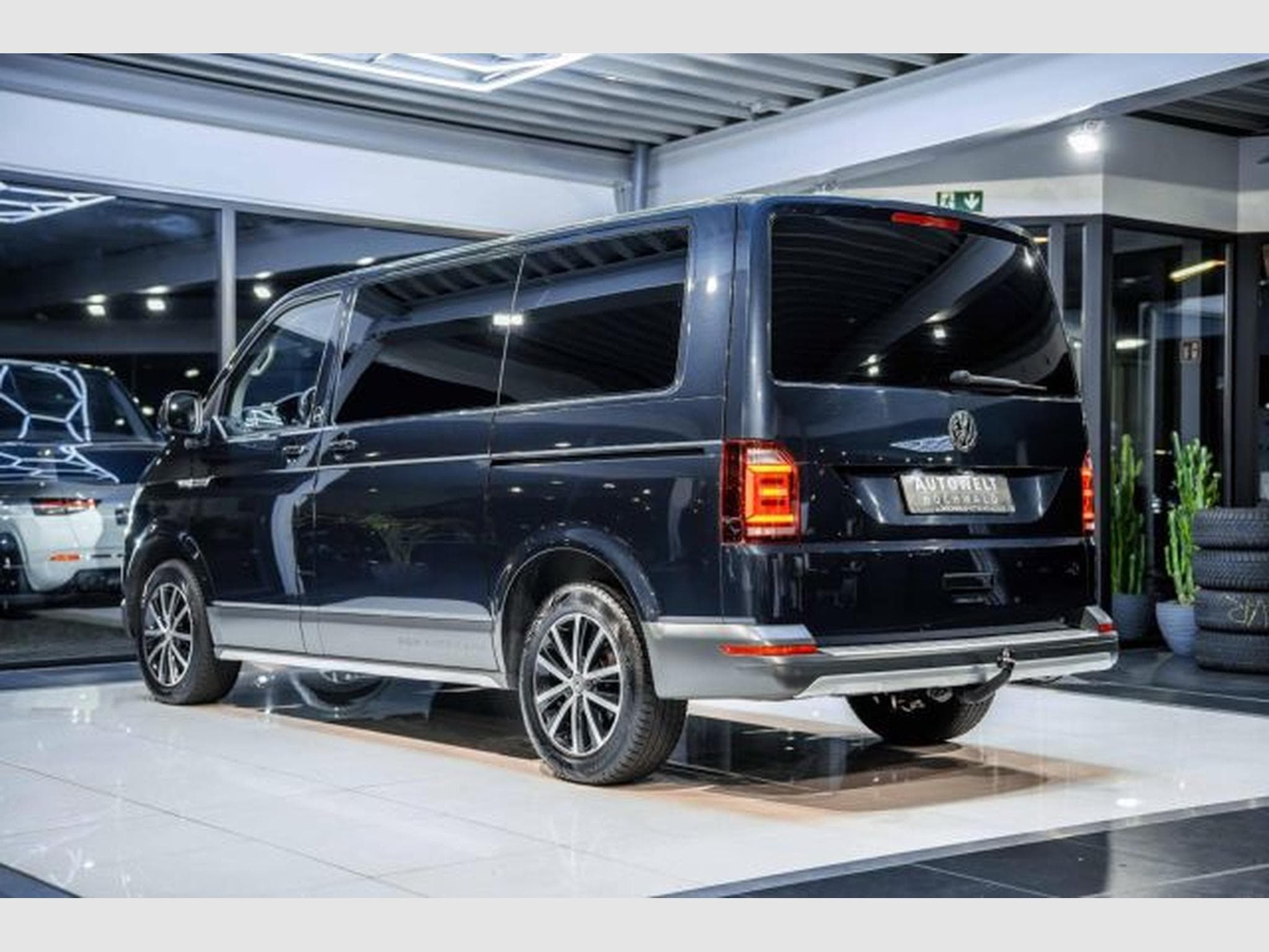 VW T6.1 T6 Multivan 2.0 TDI DSG PanAmericana STAHZG AHK (2017) - Photo 9