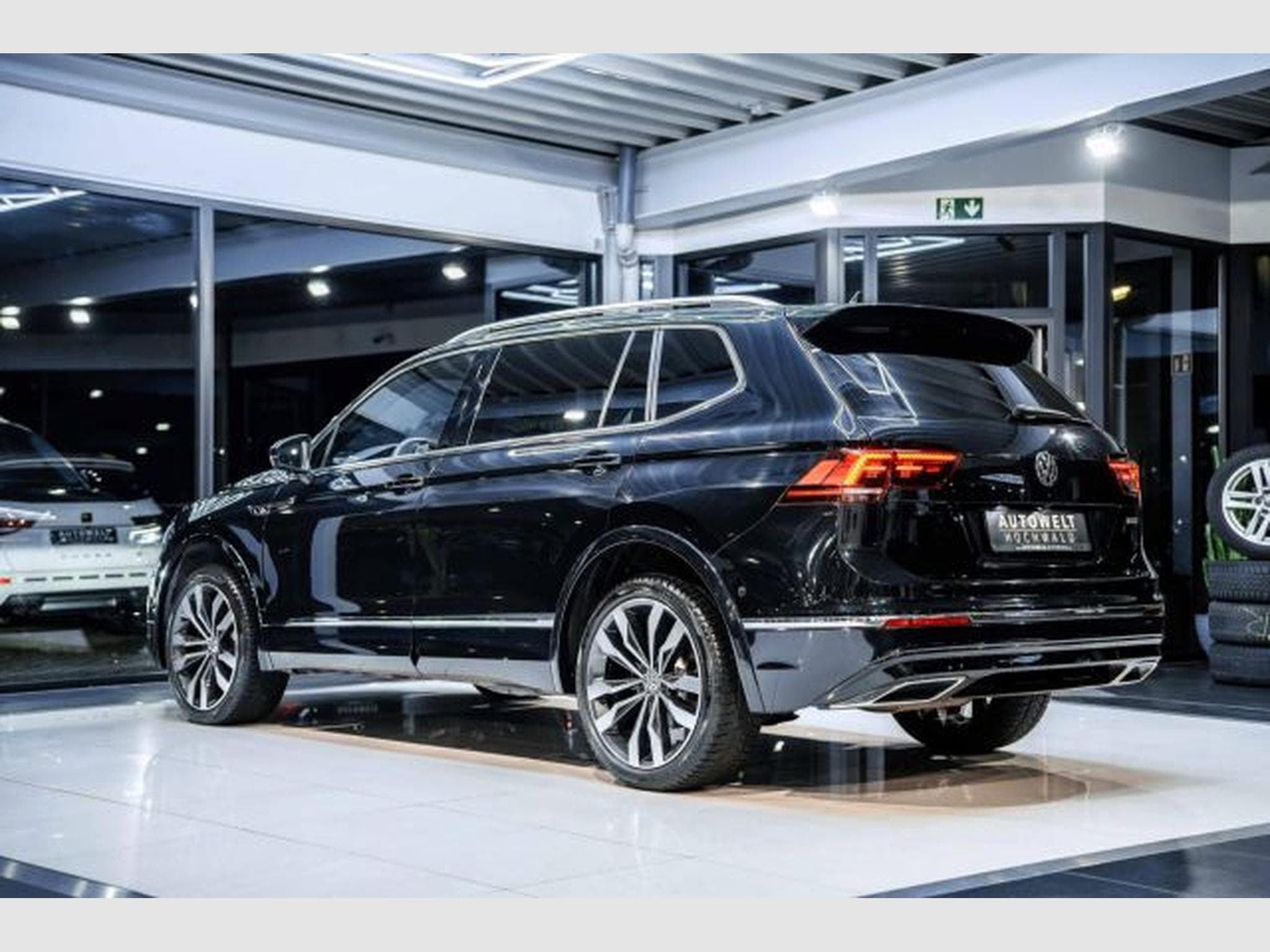 VW Tiguan Tiguan Allspace 2.0 TDI DSG Highl. 2x R-Line 4M (2020) - Photo 11