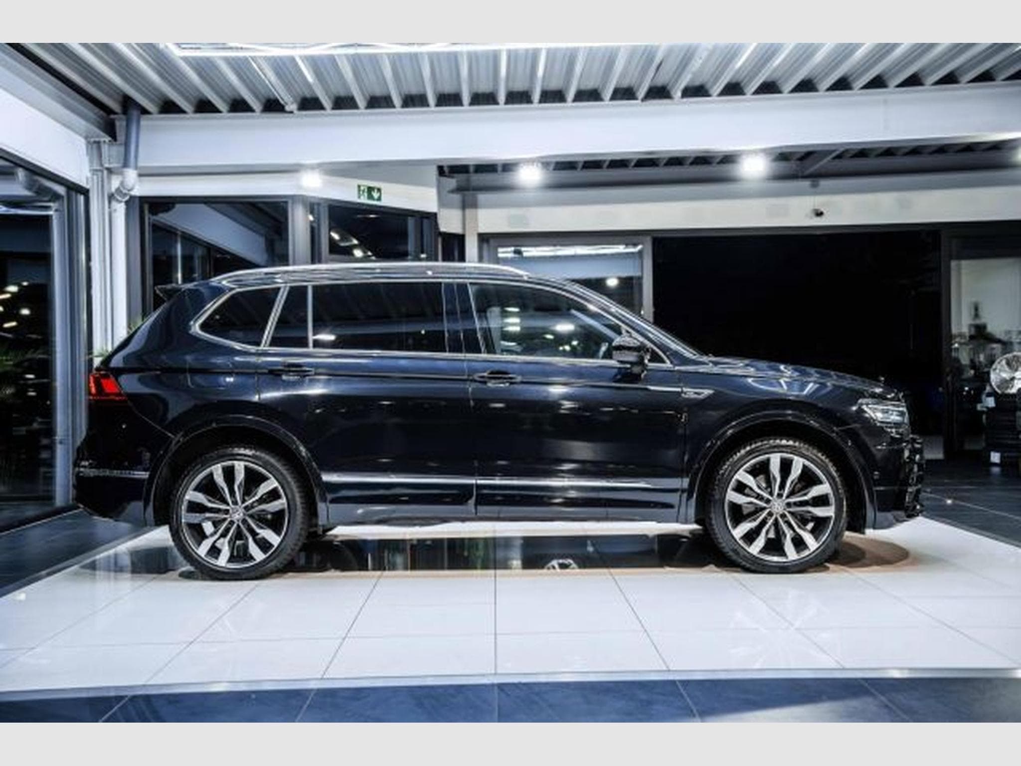 VW Tiguan Tiguan Allspace 2.0 TDI DSG Highl. 2x R-Line 4M (2020) - Photo 7