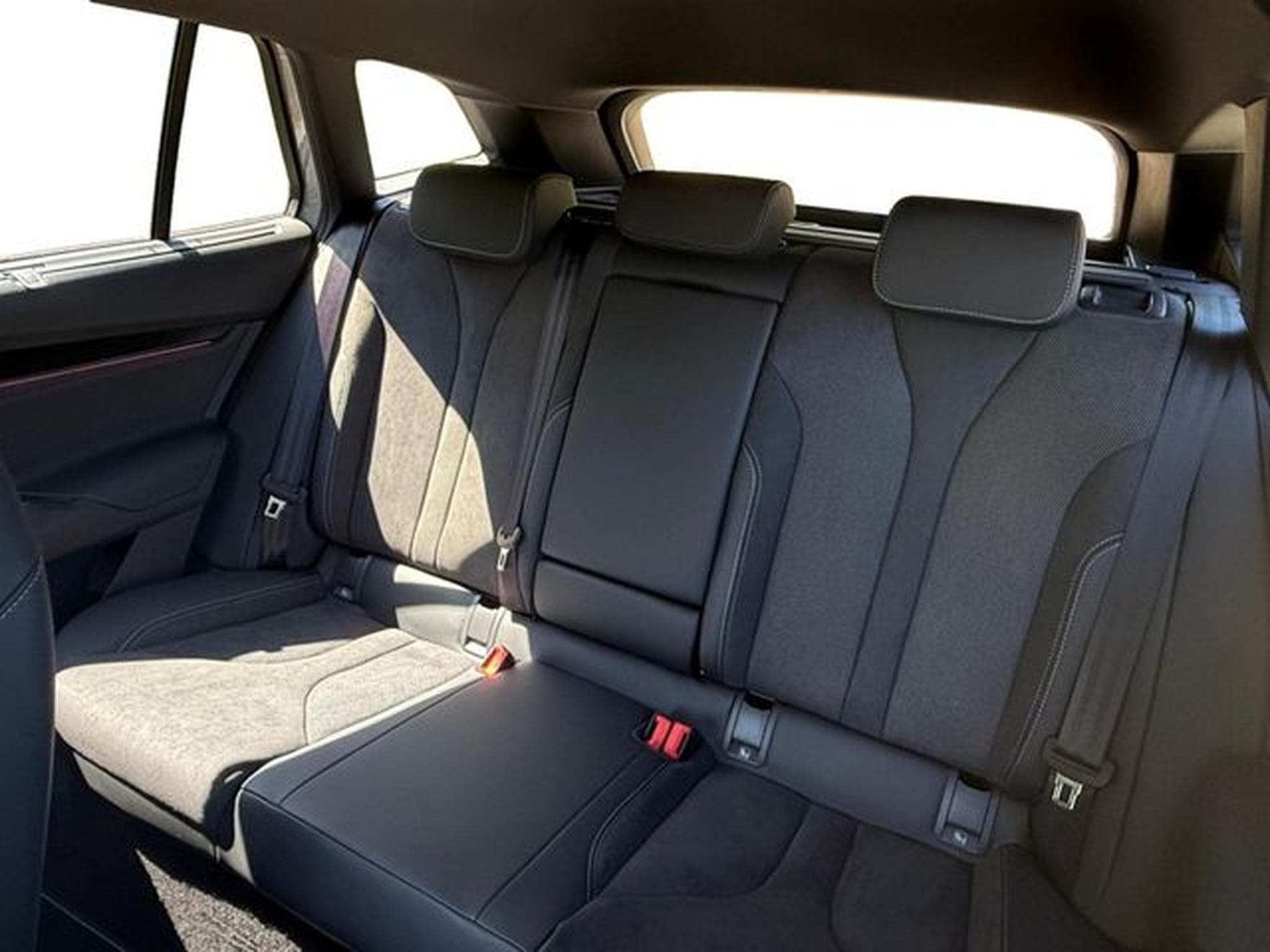 Skoda Enyaq Enyaq 85 Sportline - Wärmepumpe, AHK, Kamera (2025) - Photo 13