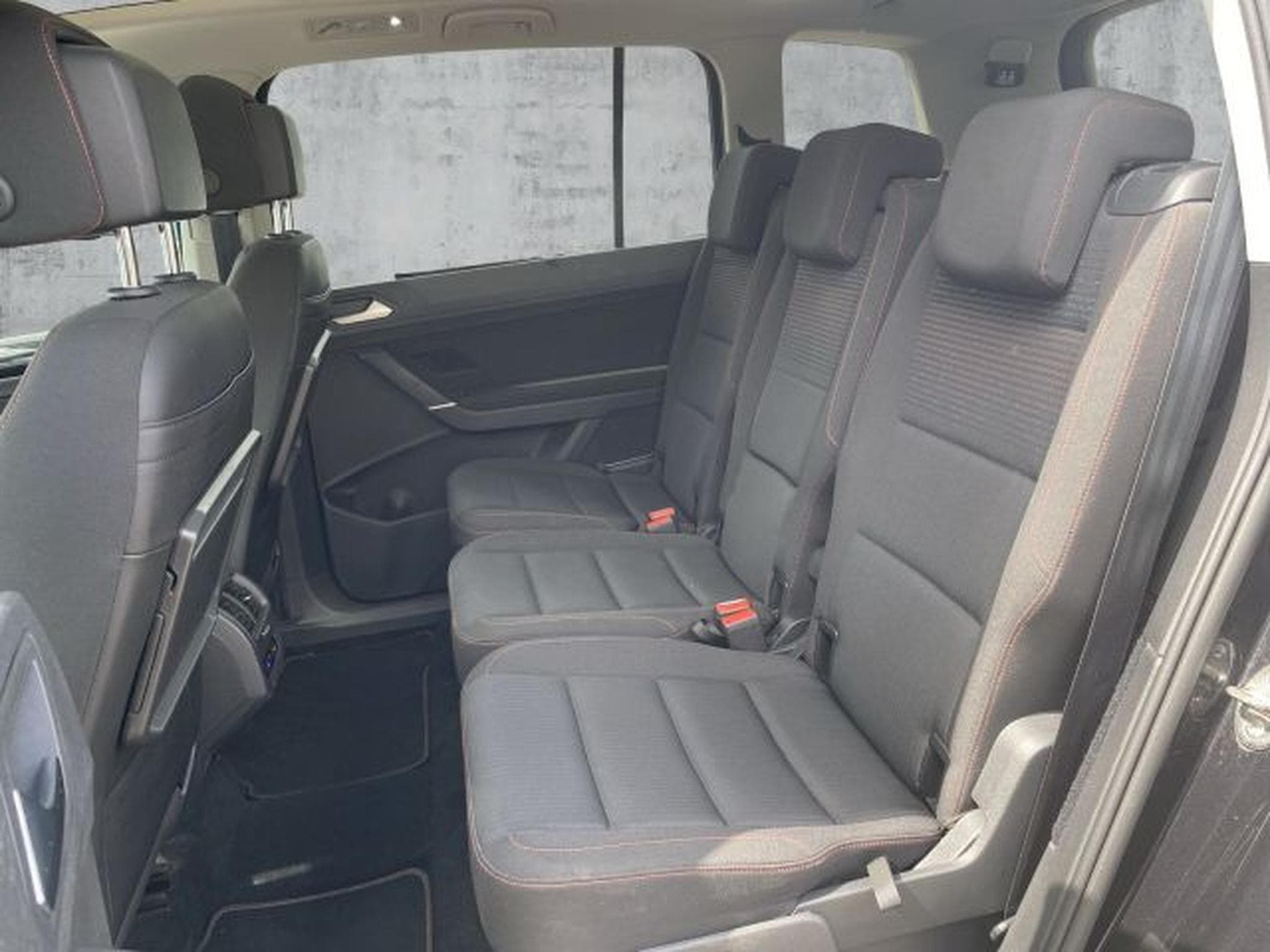 VW Touran Touran 1.2 TSI Sound NAVI LED PANO 7-Sitzer 1.HD (2018) - Photo 12