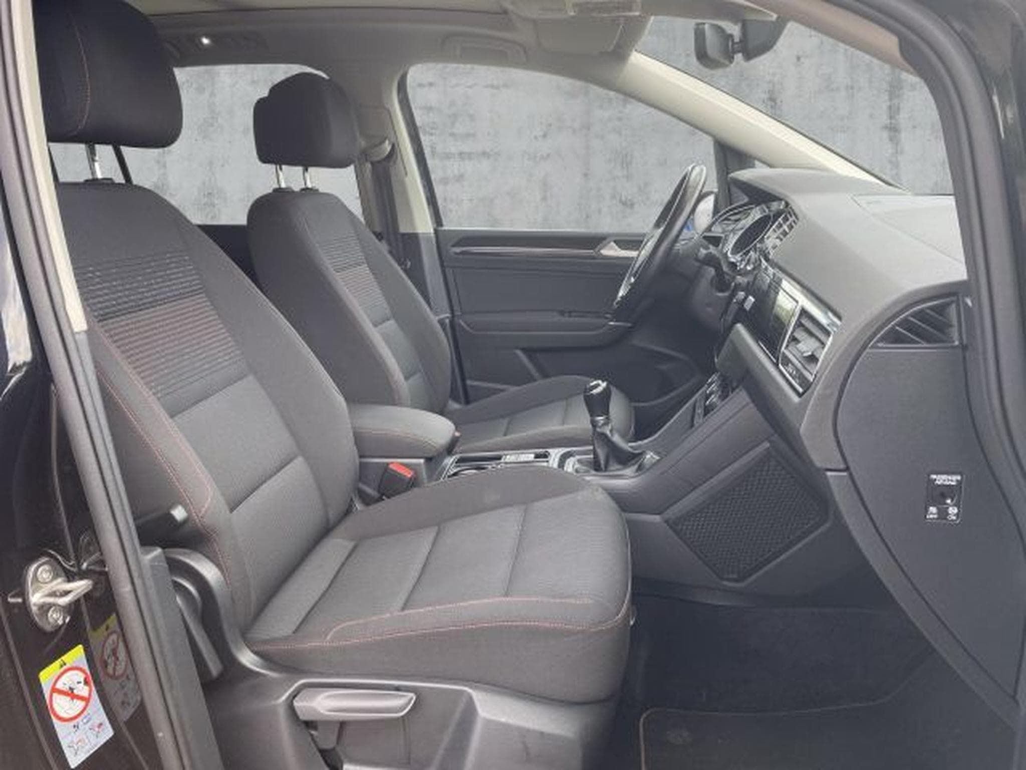 VW Touran Touran 1.2 TSI Sound NAVI LED PANO 7-Sitzer 1.HD (2018) - Photo 13