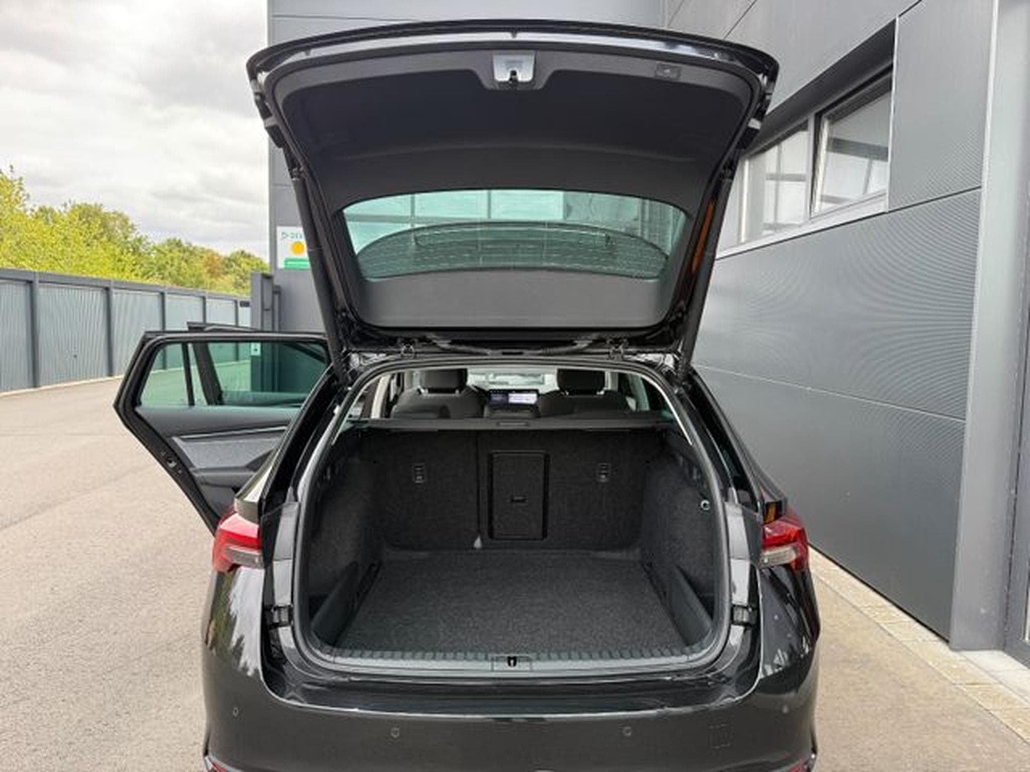 Skoda Octavia Octavia 2.0 TDI Selection Kamera Keyless LED ACC (2025) - Photo 12
