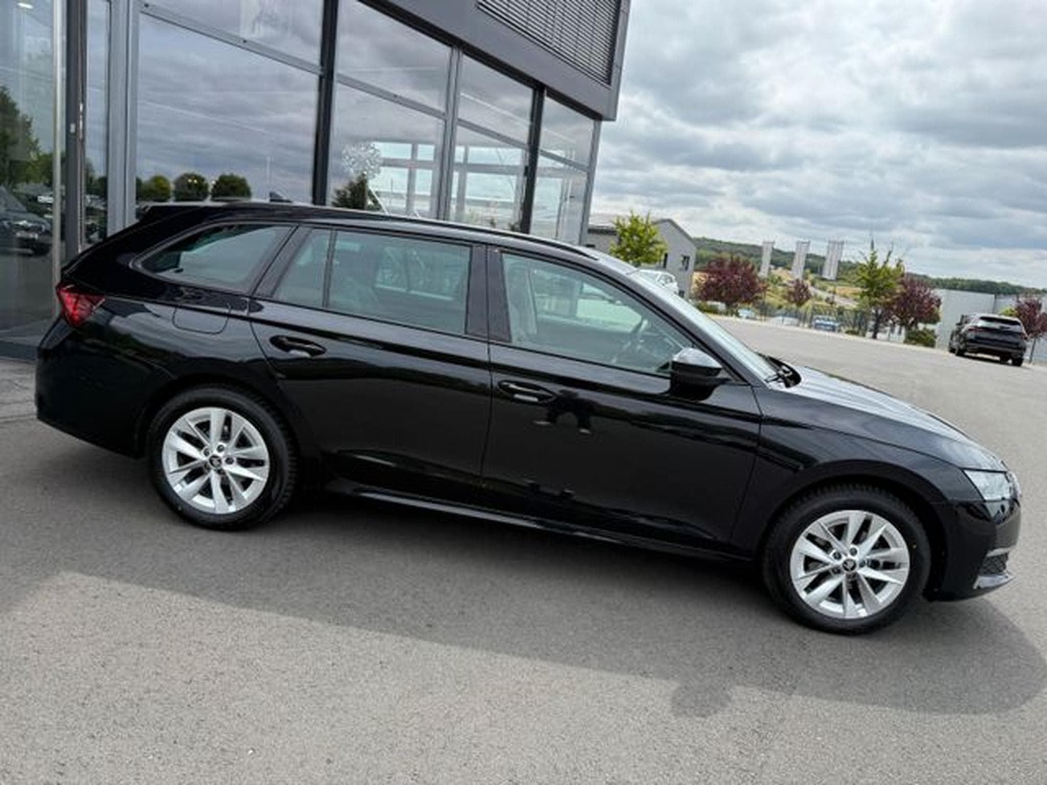 Skoda Octavia Octavia 2.0 TDI Selection Kamera Keyless LED ACC (2025) - Photo 4