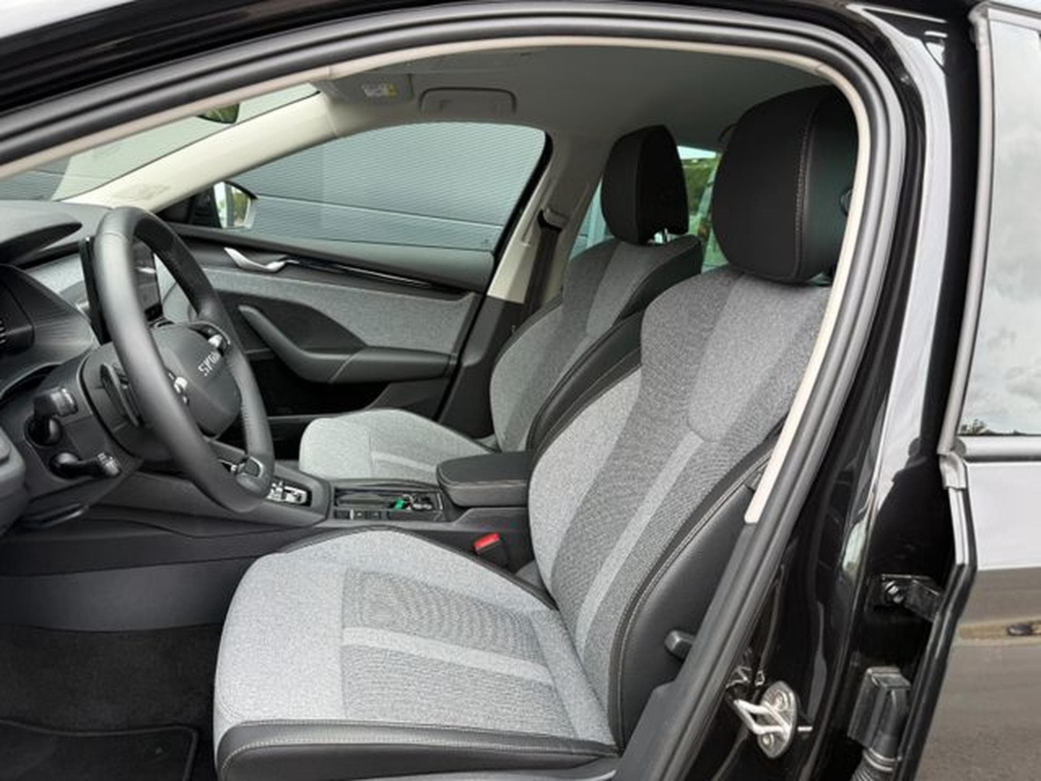 Skoda Octavia Octavia 2.0 TDI Selection Kamera Keyless LED ACC (2025) - Photo 9