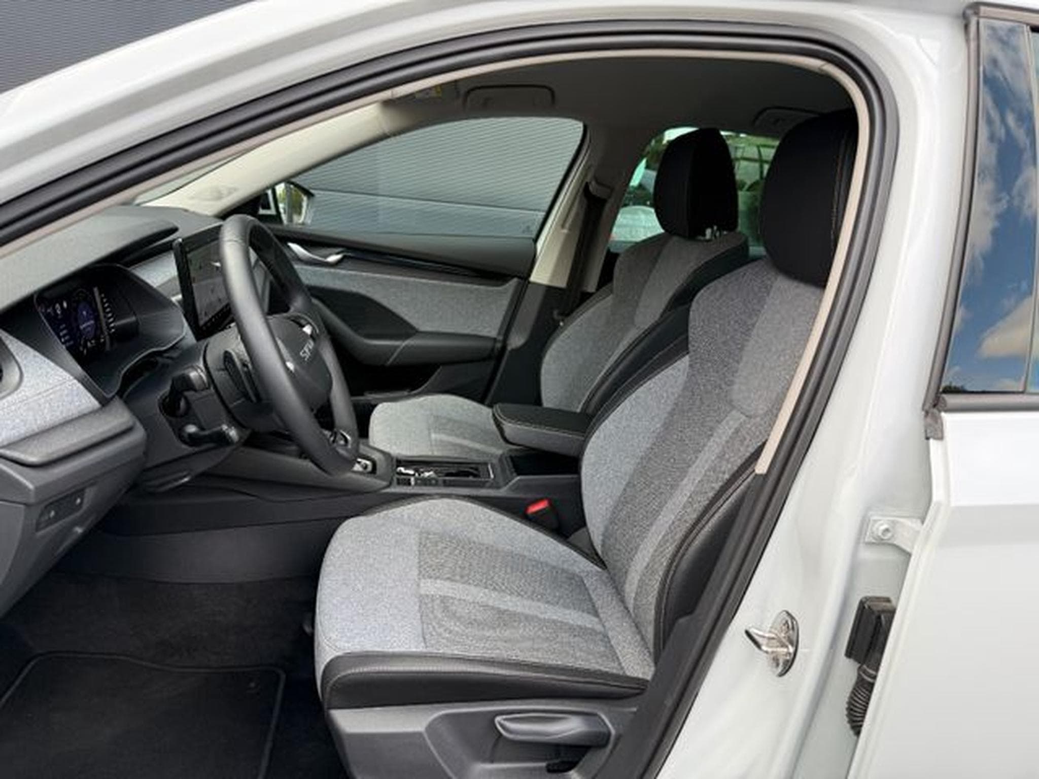 Skoda Octavia Octavia2.0 TDI Selection Kamera Keyless LED ACC (2025) - Foto 9