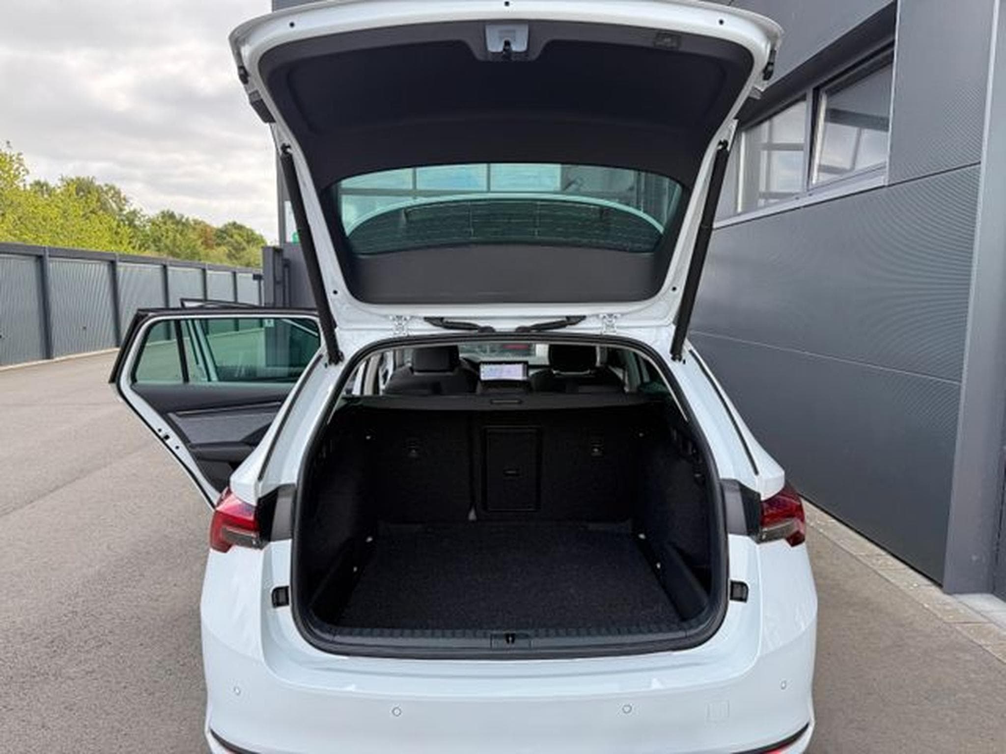 Skoda Octavia Octavia 2.0 TDI Selection Kamera Keyless LED ACC (2025) - Photo 12