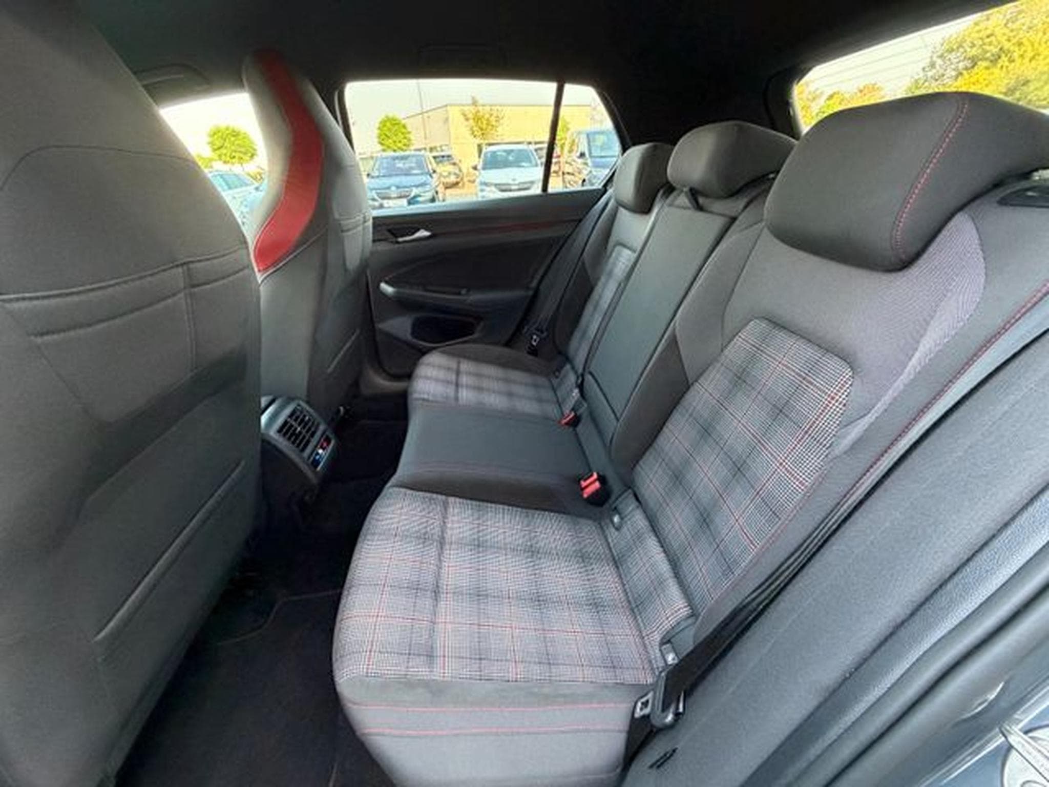 VW Golf Golf VIII DSG GTI IQ-Light Alcantara Virtual (2022) - Photo 13