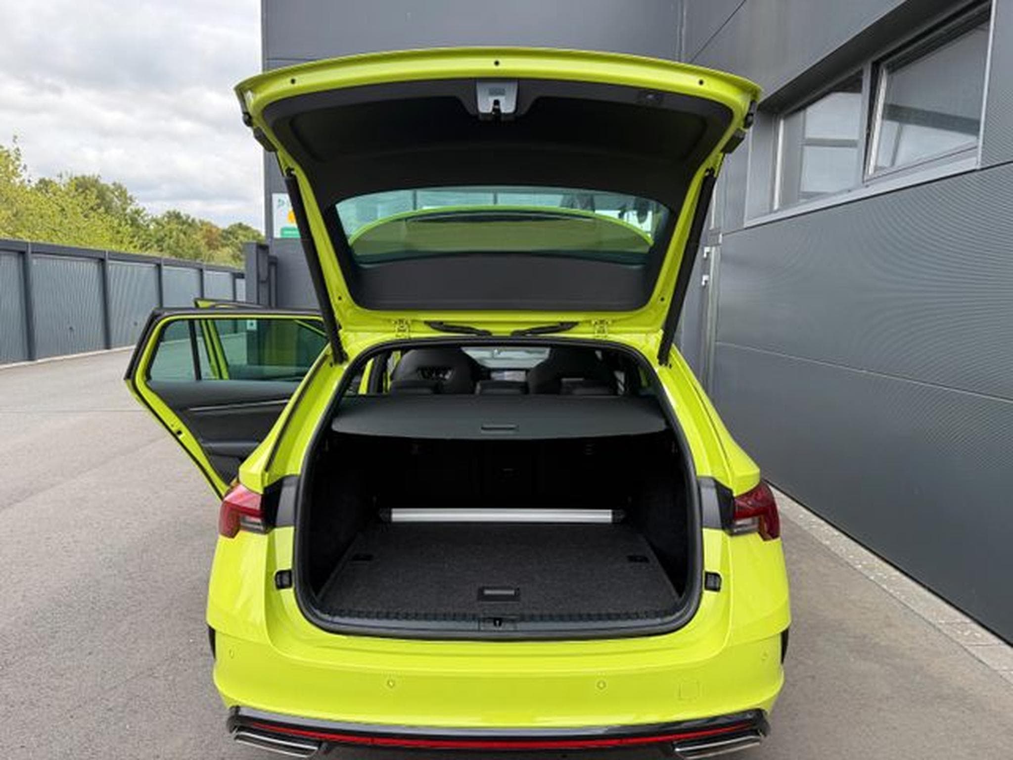 Skoda Octavia Octavia 2,0TSi Kombi RS Pano 19" Leder Massage (2022) - Foto 12