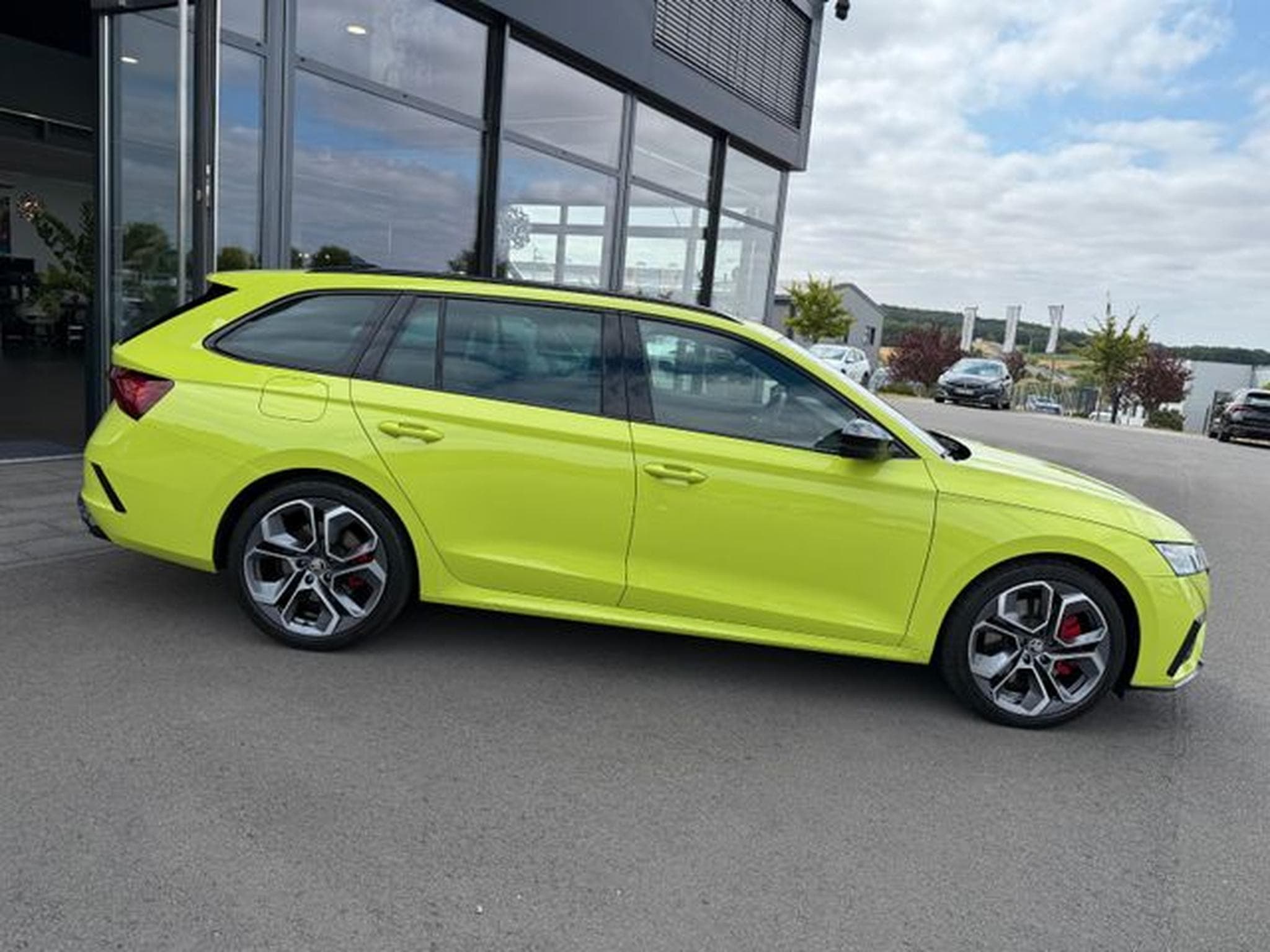 Skoda Octavia Octavia 2,0TSi Kombi RS 19" HUD DCC Matrix Colum (2023) - Foto 4