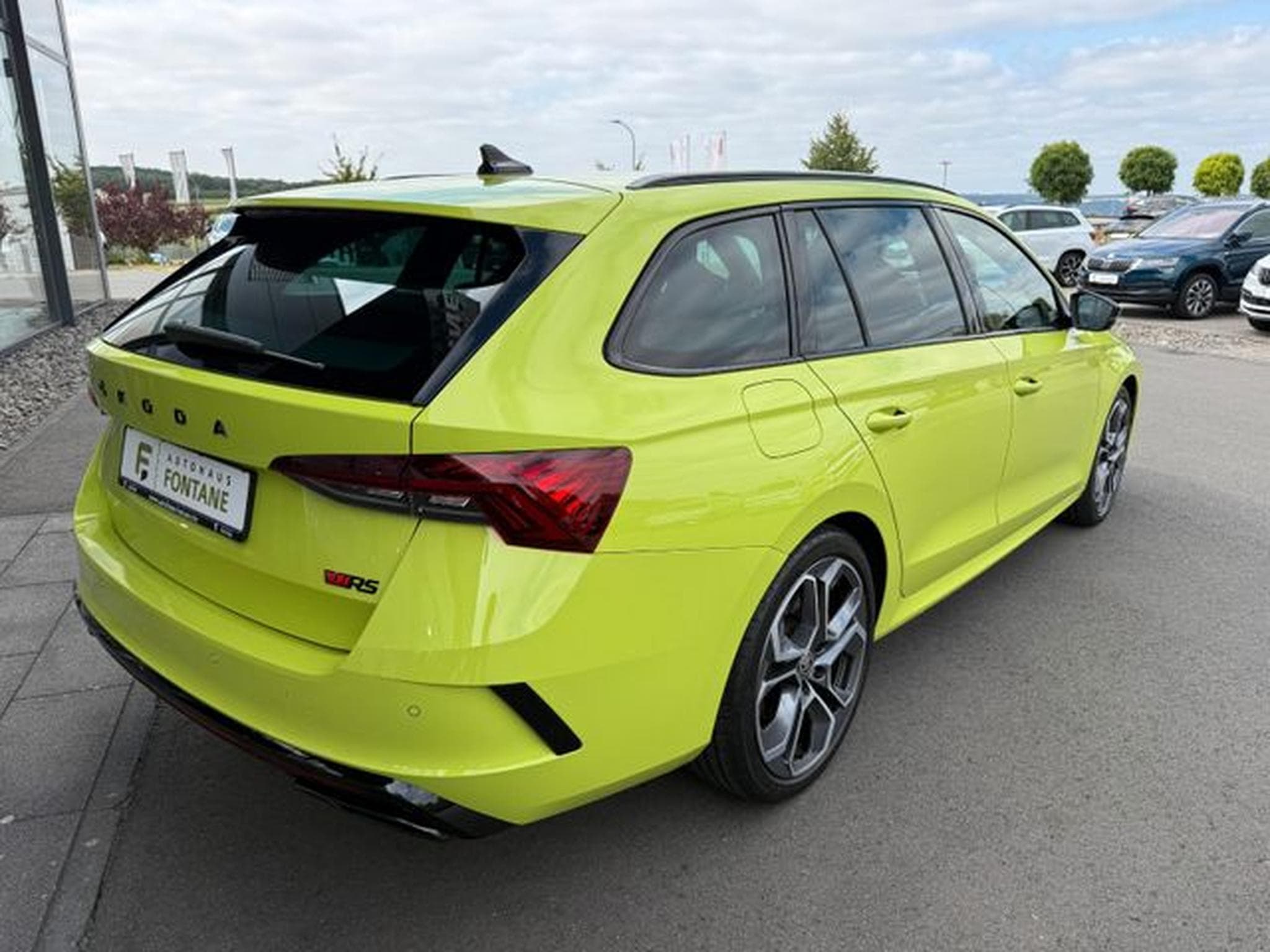 Skoda Octavia Octavia 2,0TSi Kombi RS 19" HUD DCC Matrix Colum (2023) - Foto 5