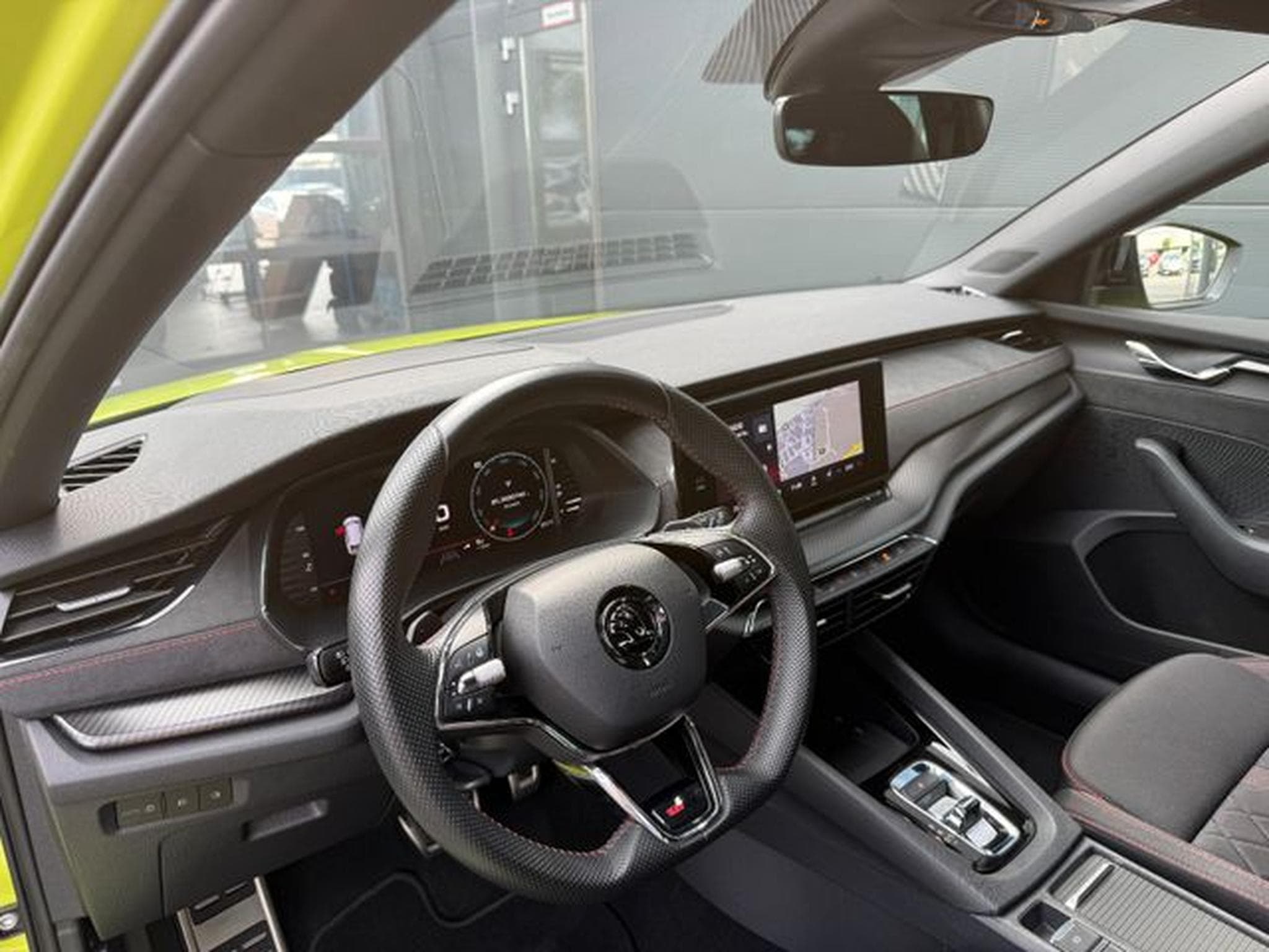 Skoda Octavia Octavia 2,0TSi Kombi RS 19" HUD DCC Matrix Colum (2023) - Foto 9