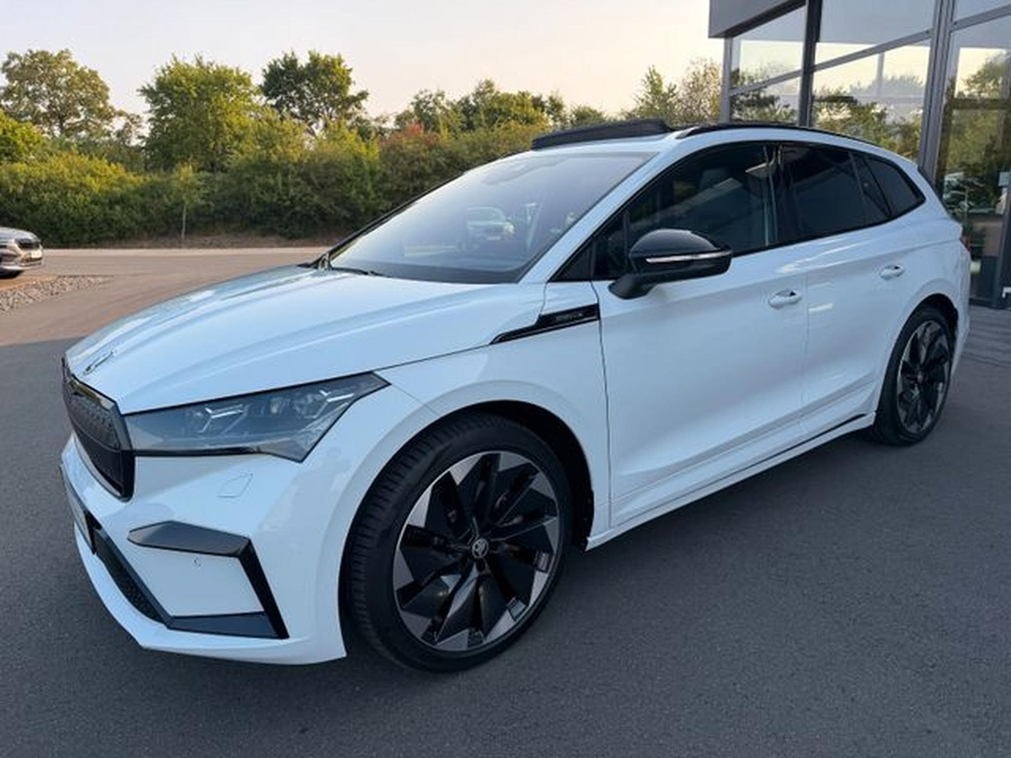 Skoda Enyaq Enyaq iv80 Sportline Pano AHK WP 21" 360° Memory (2022) - Foto 1
