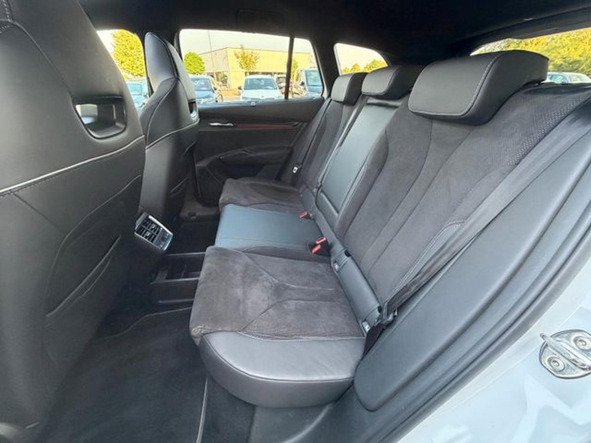 Skoda Enyaq Enyaq iv80 Sportline Pano AHK WP 21" 360° Memory (2022) - Foto 12