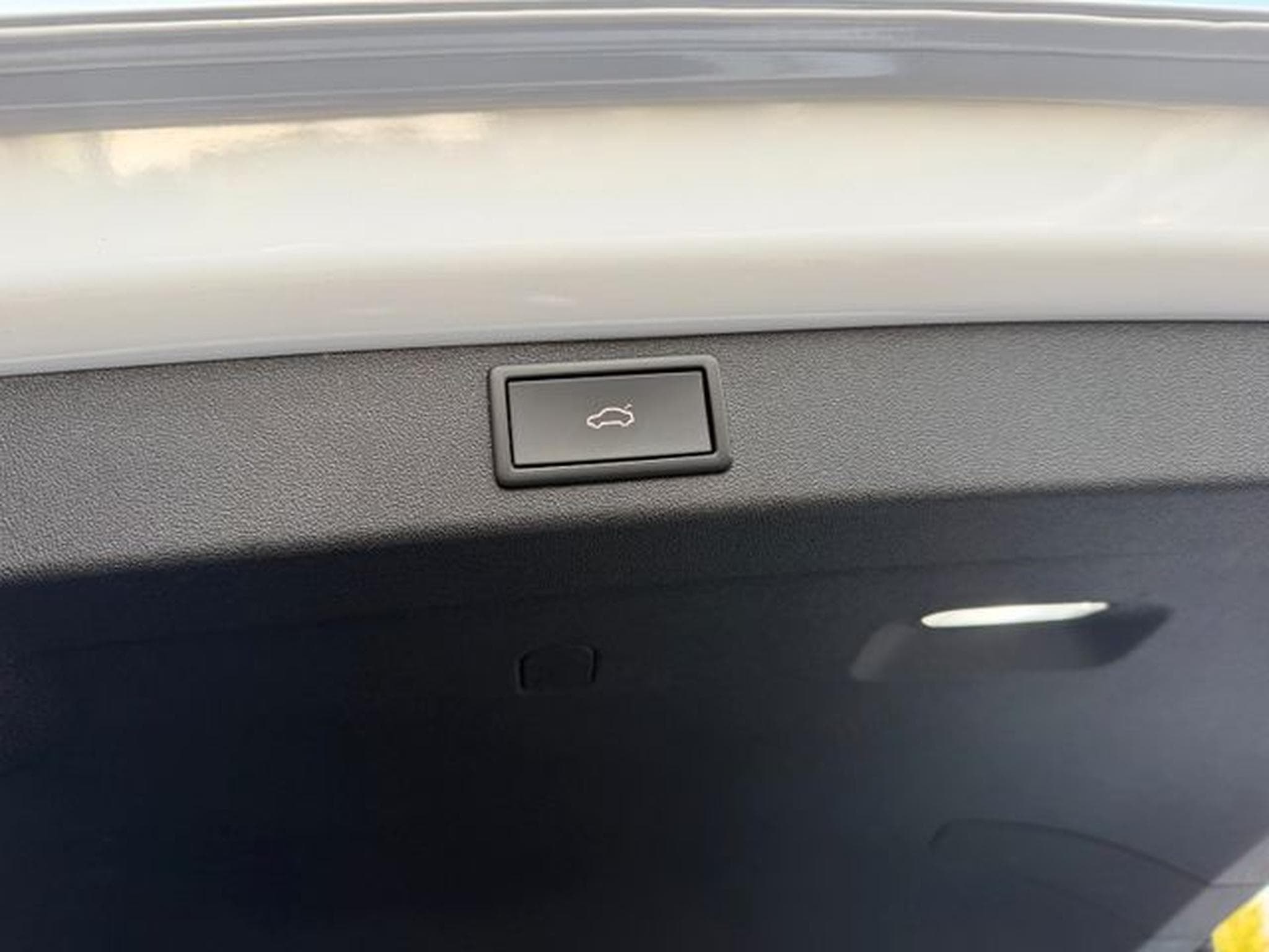 Skoda Enyaq Enyaq iv80 Sportline Pano AHK WP 21" 360° Memory (2022) - Foto 14