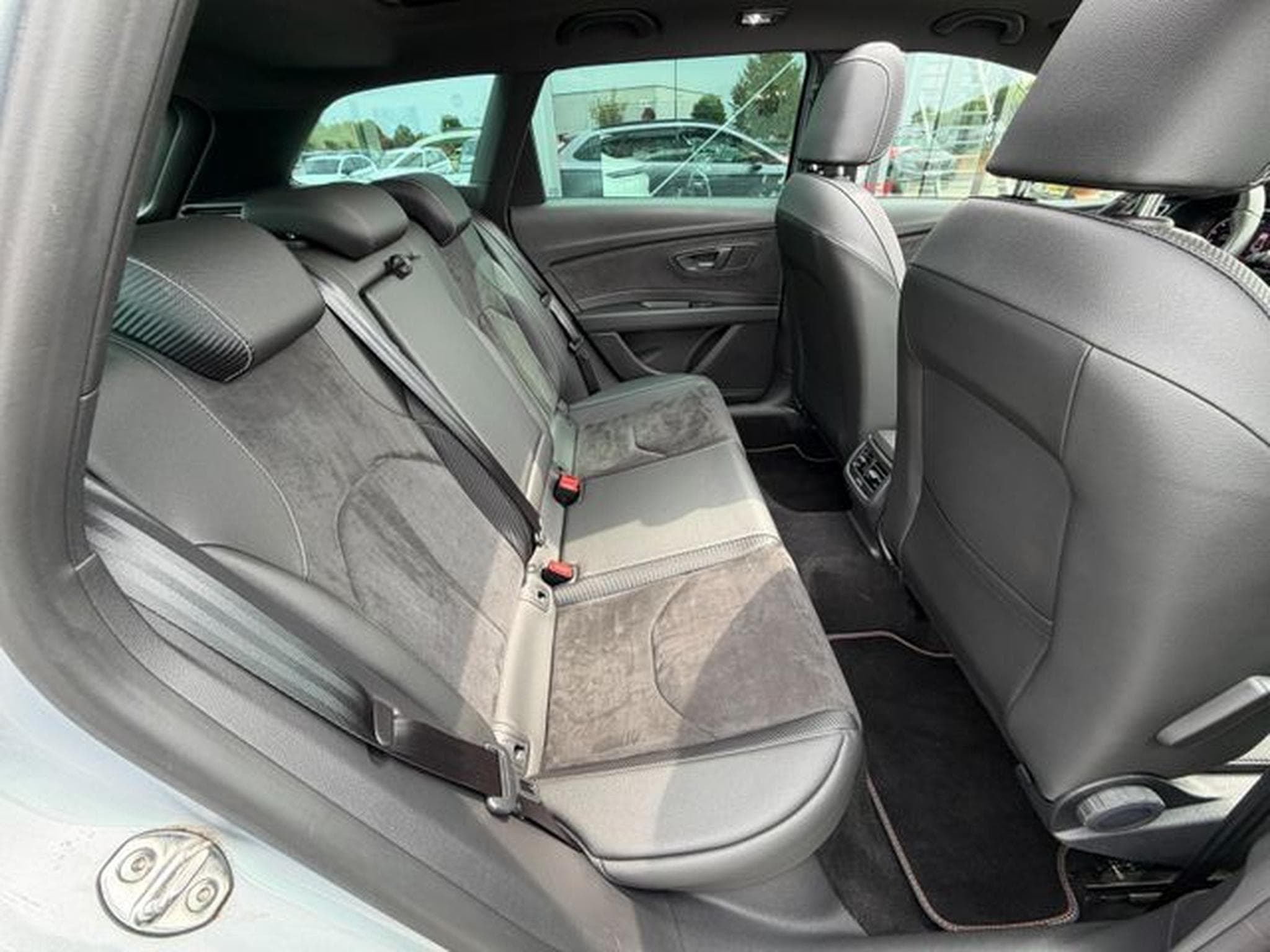 Seat Leon Leon ST Cupra 300PS 4Drive Pano Alcantara Navi (2020) - Foto 13