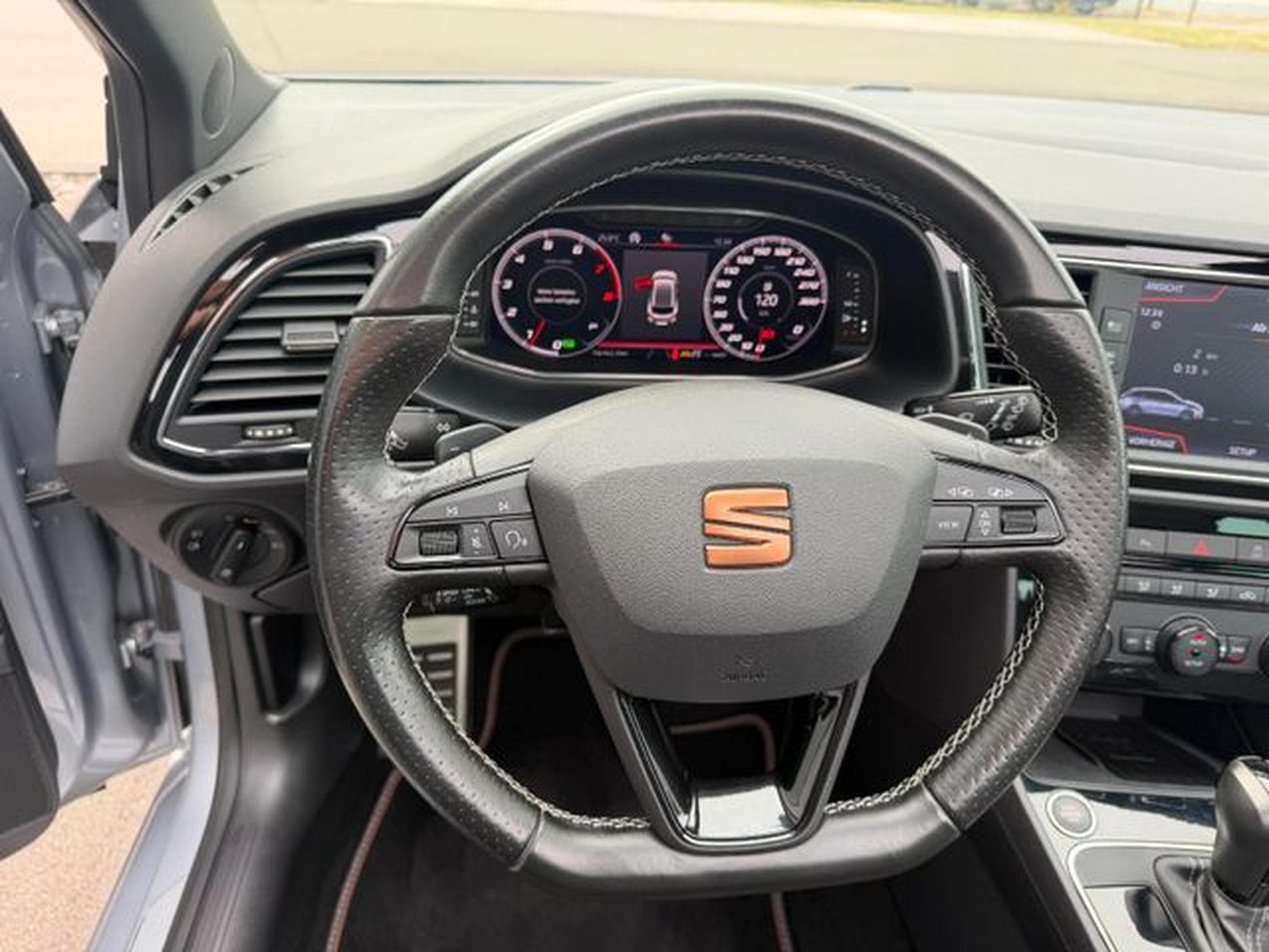 Seat Leon Leon ST Cupra 300PS 4Drive Pano Alcantara Navi (2020) - Foto 15