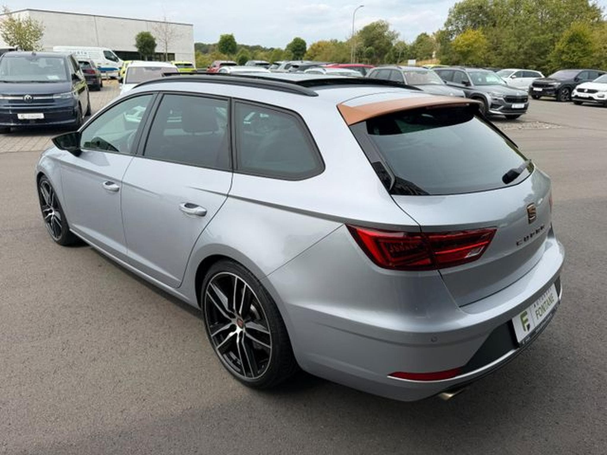 Seat Leon Leon ST Cupra 300PS 4Drive Pano Alcantara Navi (2020) - Foto 7