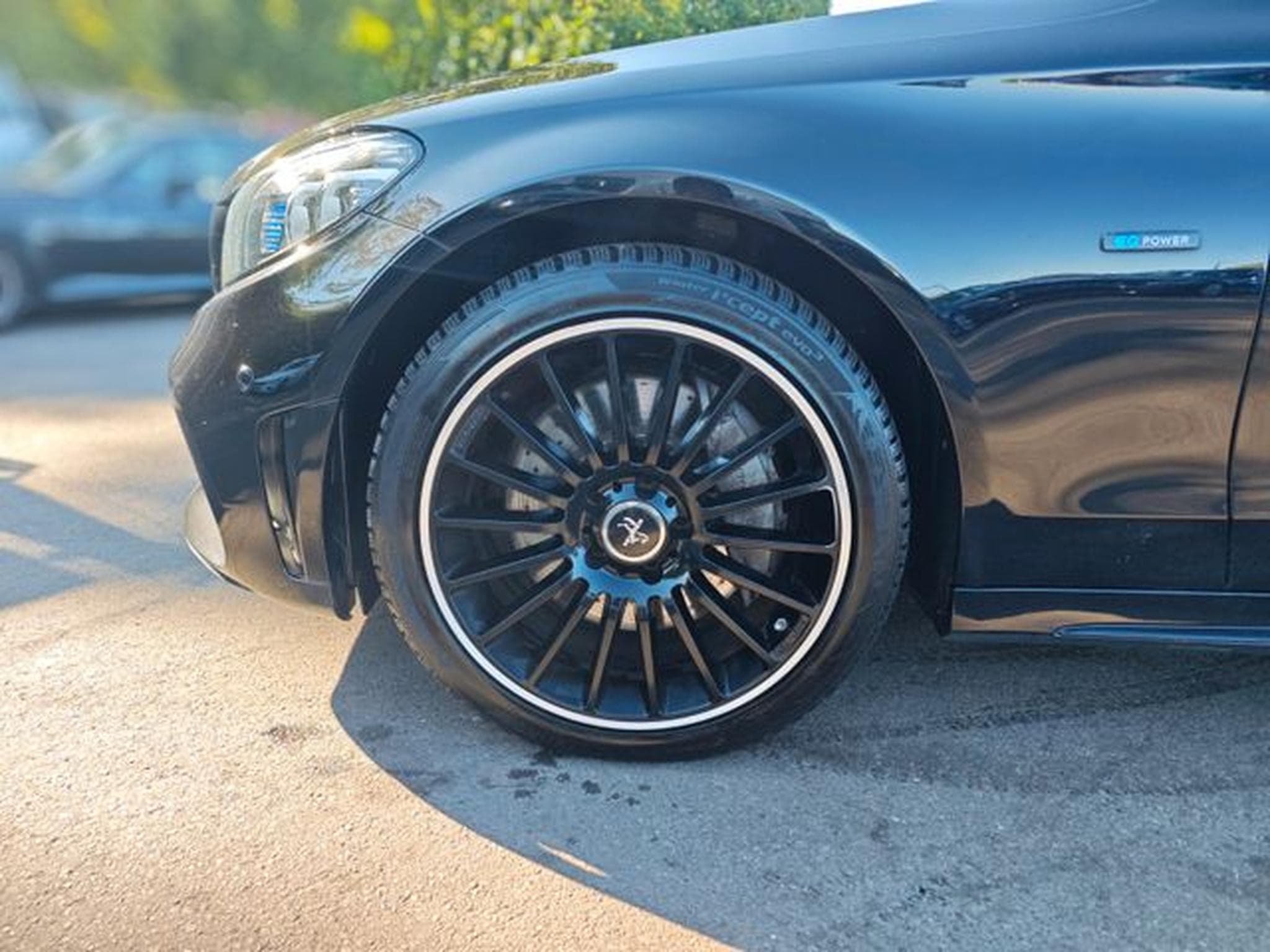 Mercedes C 300 C300e T*AMG-LINE*NIGHT*VOLL-LED*KAMERA*PLUG-IN* (2020) - Foto 11