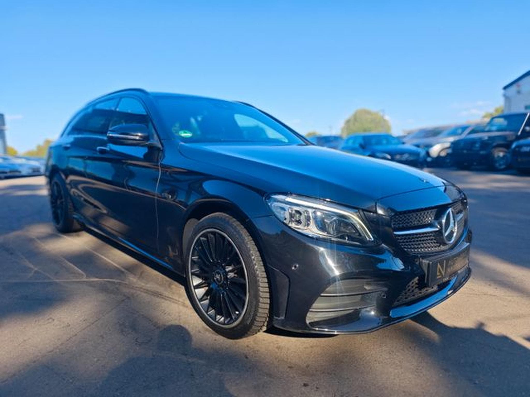 Mercedes C 300 C300e T*AMG-LINE*NIGHT*VOLL-LED*KAMERA*PLUG-IN* (2020) - Foto 4