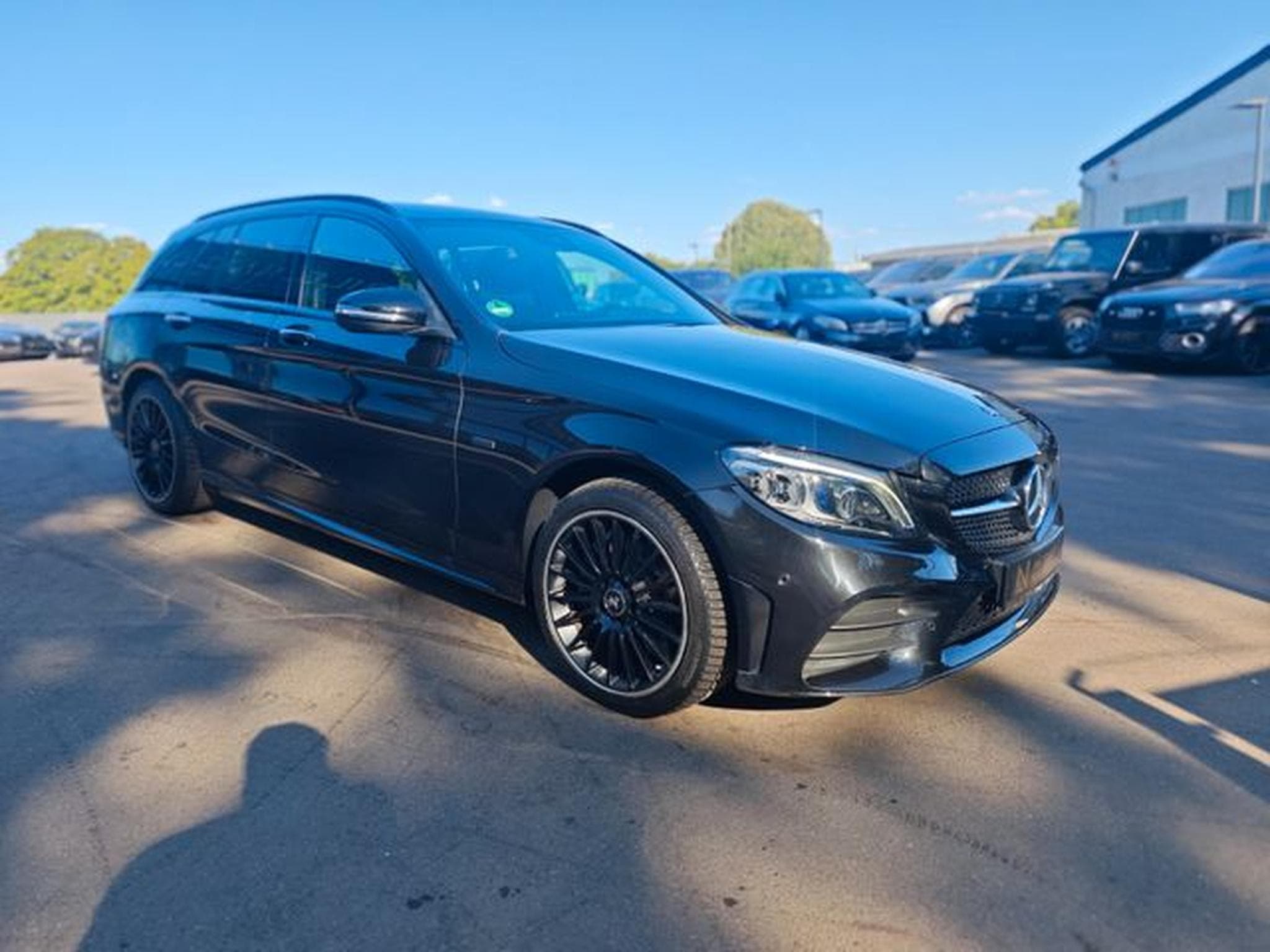 Mercedes C 300 C300e T*AMG-LINE*NIGHT*VOLL-LED*KAMERA*PLUG-IN* (2020) - Foto 5