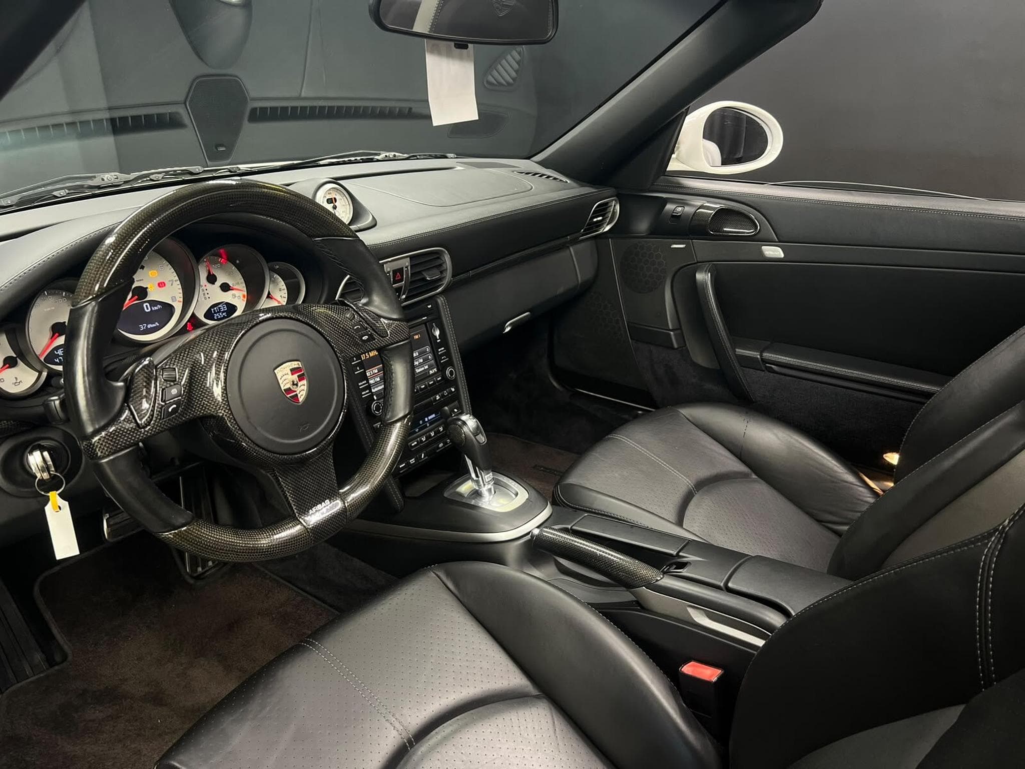 Porsche 911 CARRERA 4S CABRIOLET (2009) - Photo 2
