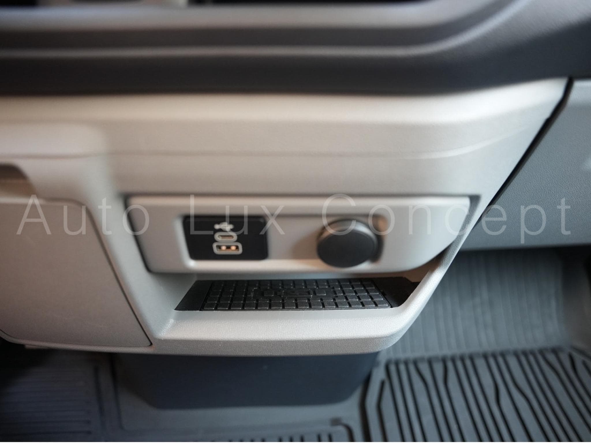 Ford Transit Fourgon 300 L2 Limited 2.0 EcoBlue 170 AT8 (2024) - Photo 21