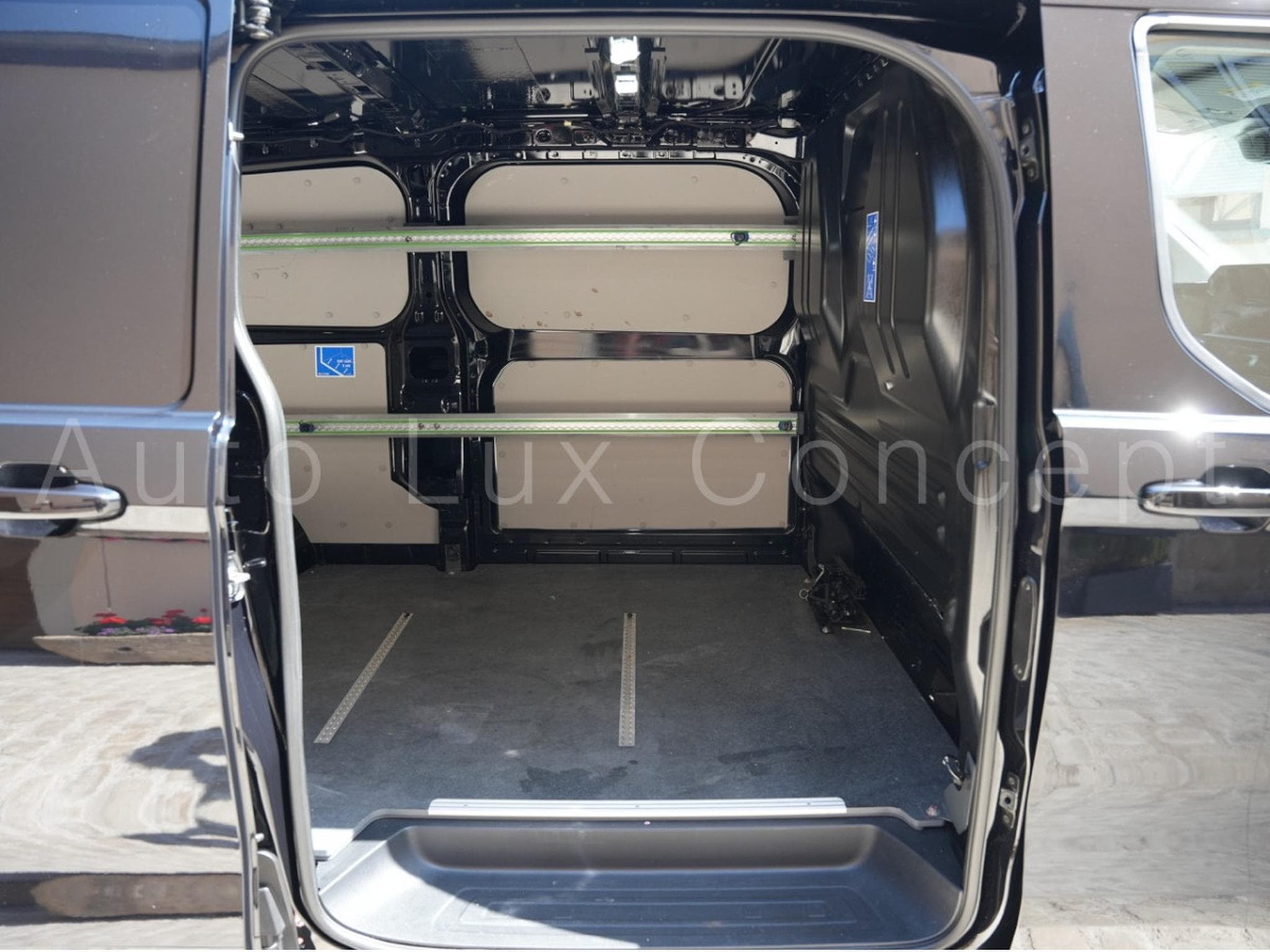 Ford Transit Fourgon 300 L2 Limited 2.0 EcoBlue 170 AT8 (2024) - Photo 26