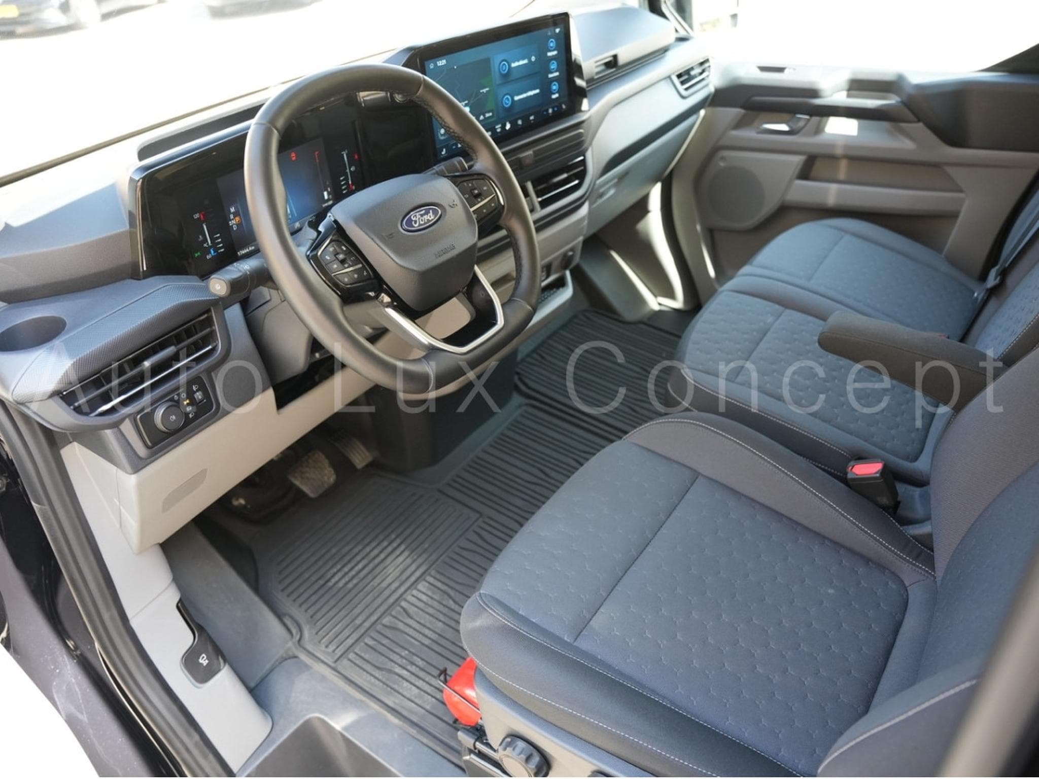 Ford Transit Fourgon 300 L2 Limited 2.0 EcoBlue 170 AT8 (2024) - Photo 5