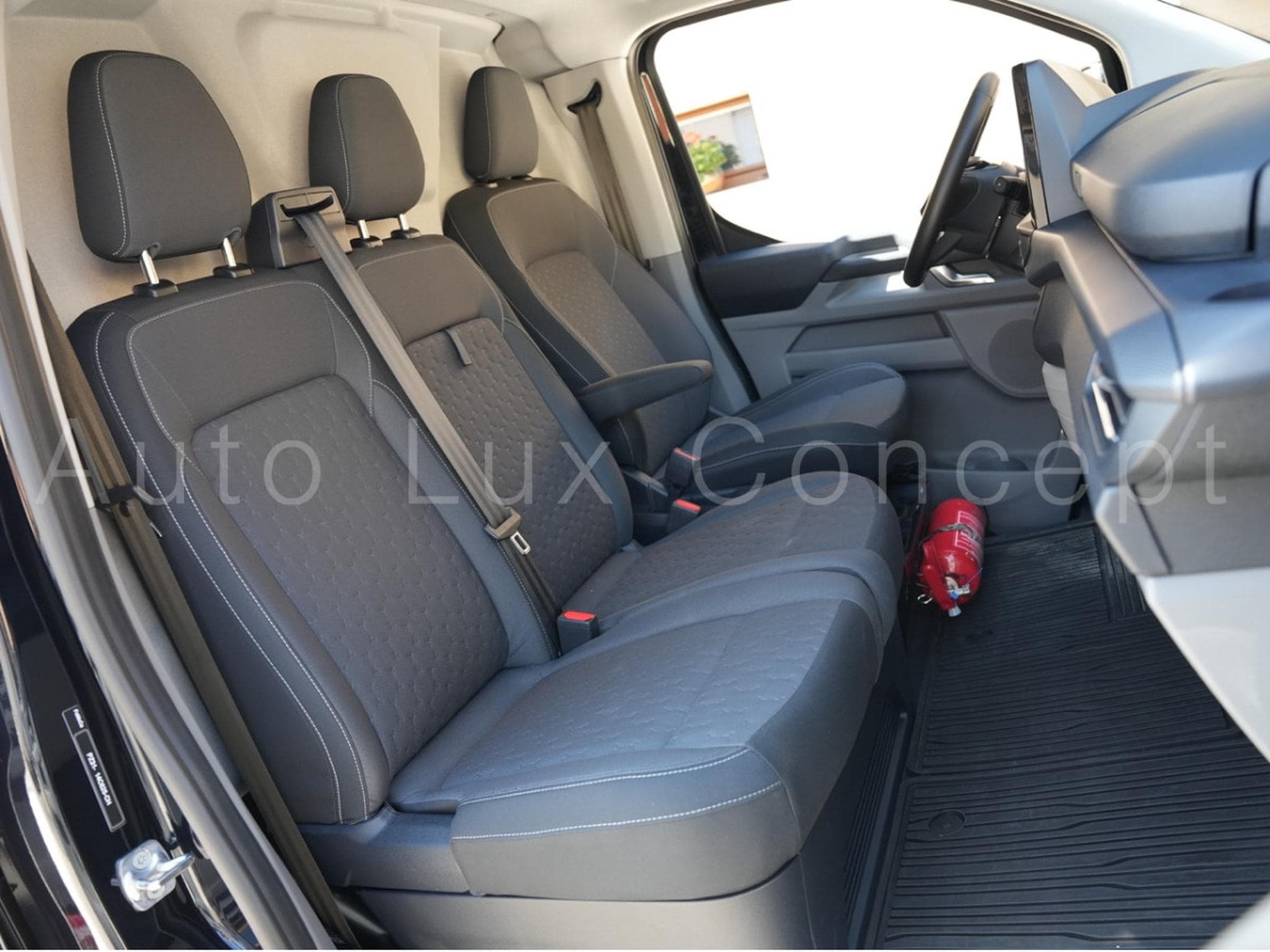 Ford Transit Fourgon 300 L2 Limited 2.0 EcoBlue 170 AT8 (2024) - Photo 9