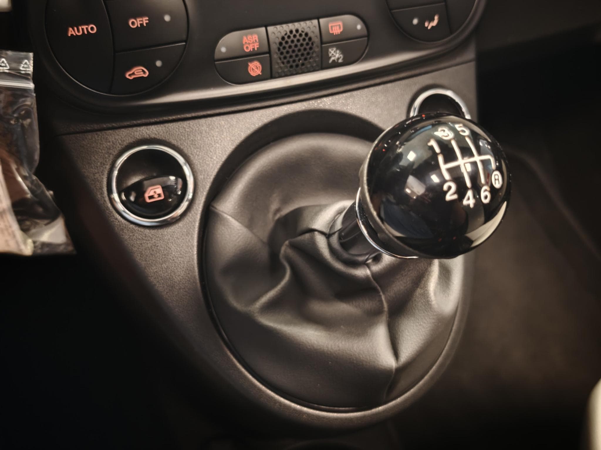 Fiat 500 Dolcevita 1.0 Hybride (2022) - Photo 21