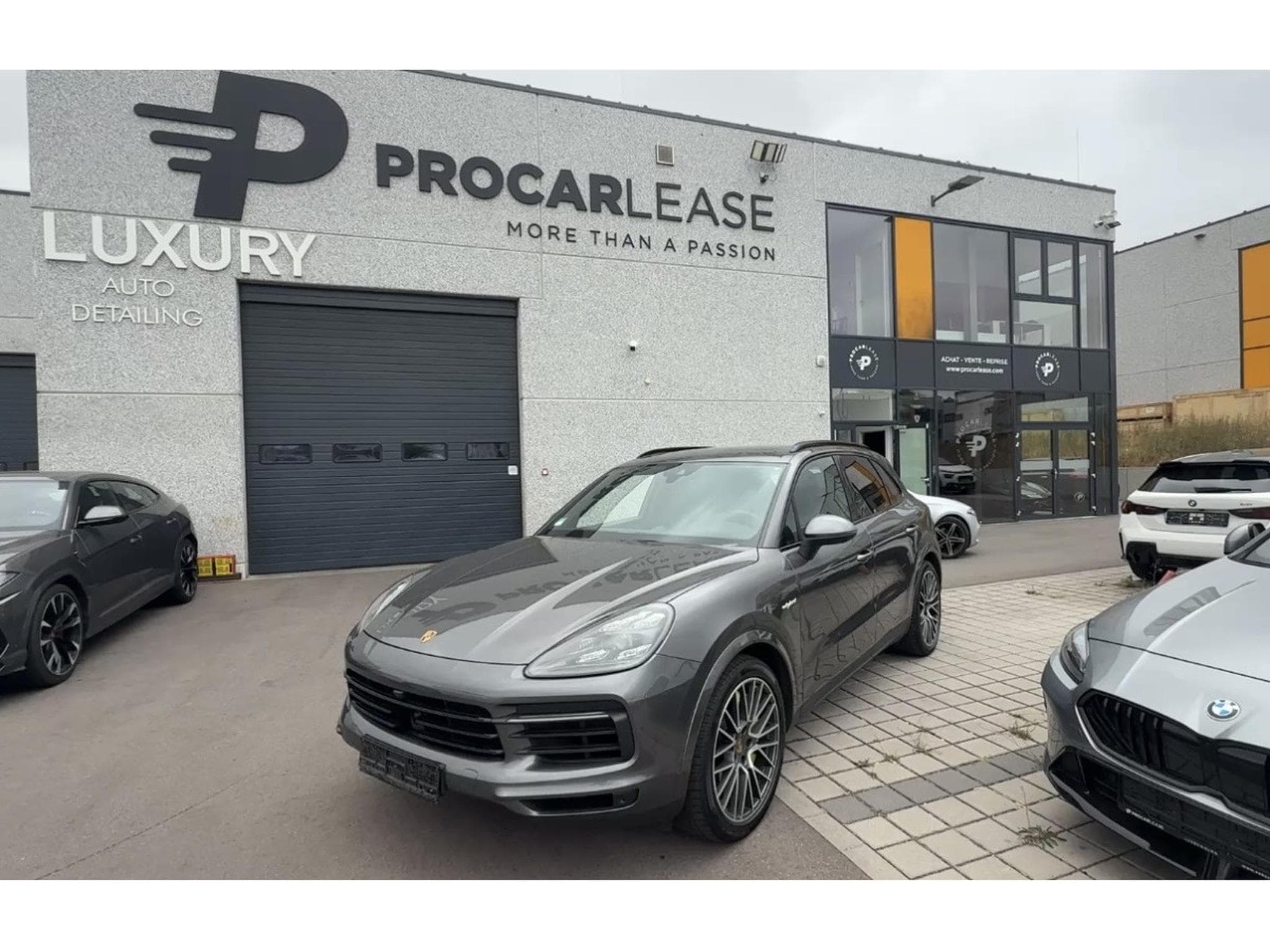 Porsche Cayenne E-HYBRID/Panorama/22/LUFT/*VOLL* (2021) - Photo 1
