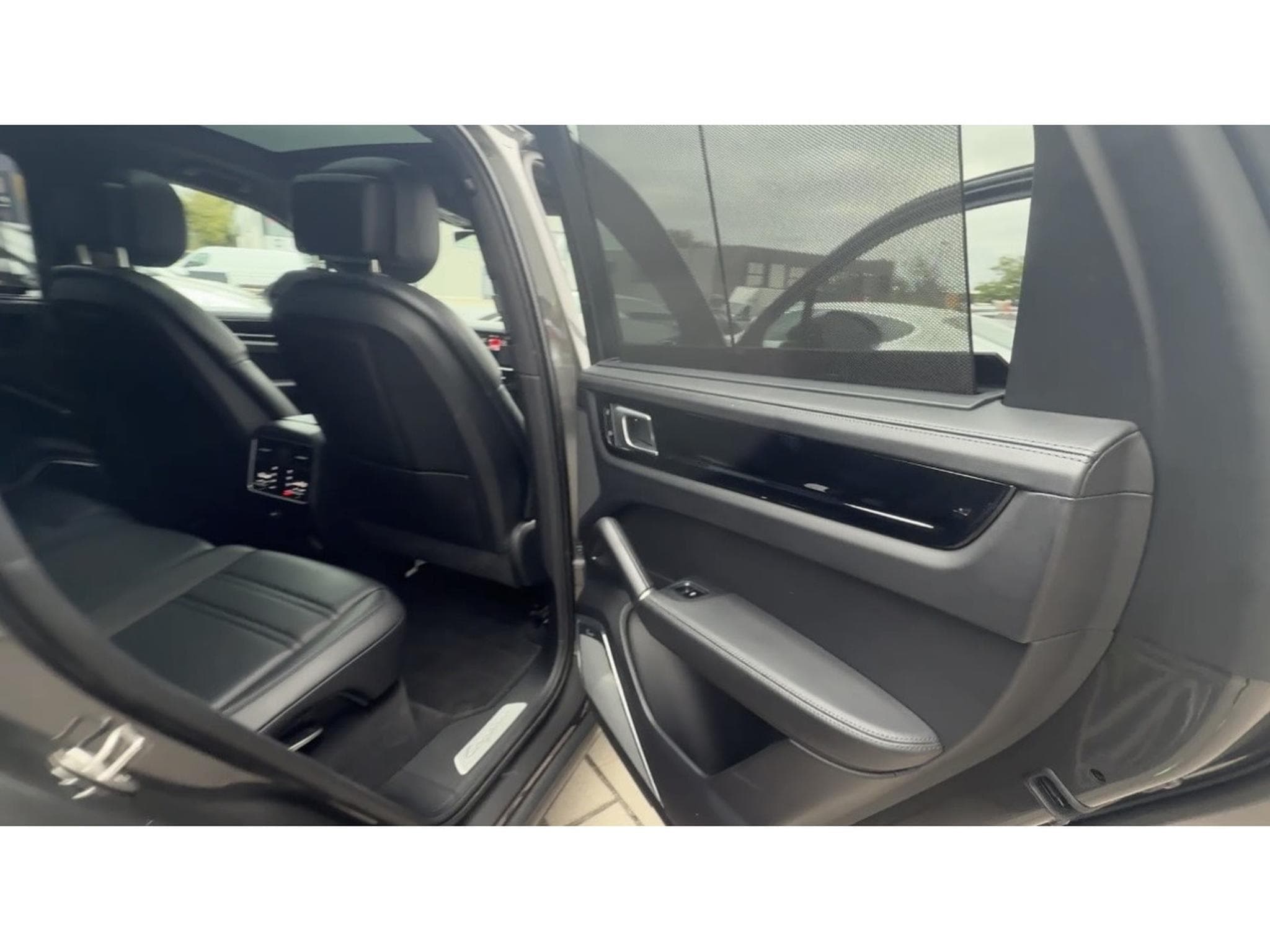 Porsche Cayenne E-HYBRID/Panorama/22/LUFT/*VOLL* (2021) - Photo 14