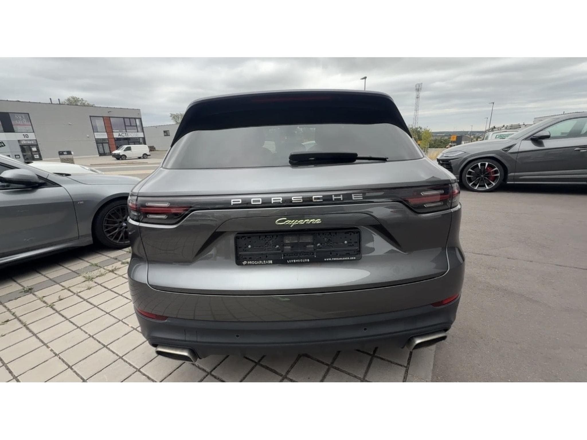 Porsche Cayenne E-HYBRID/Panorama/22/LUFT/*VOLL* (2021) - Photo 2