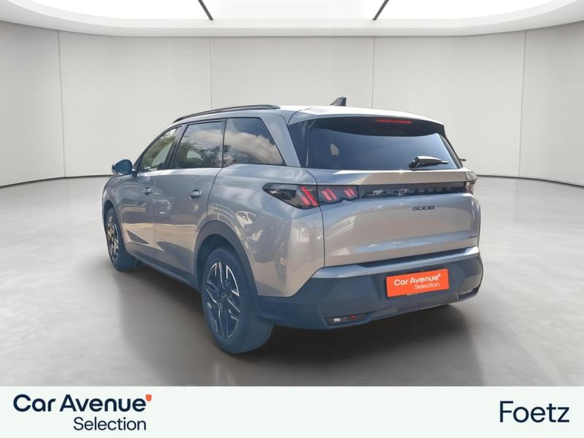 PEUGEOT 5008 Hybrid 136ch Allure e-DCS6 (2025) - Foto 8