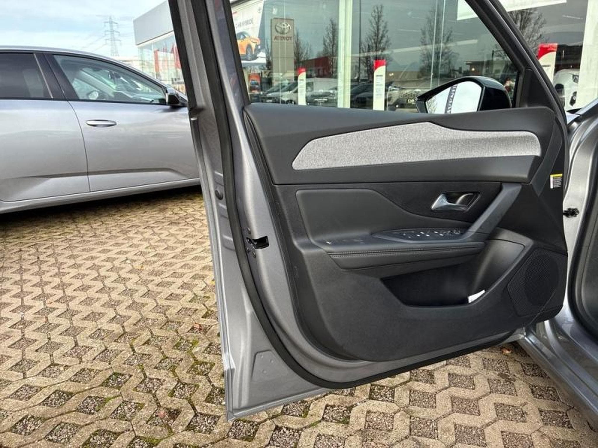 PEUGEOT 308 1.5 BlueHDi 130ch S&S Allure EAT8 (2025) - Foto 10