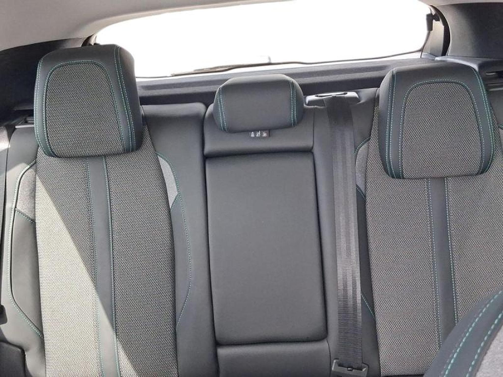 PEUGEOT 308 1.5 BlueHDi 130ch S&S Allure EAT8 (2024) - Foto 4
