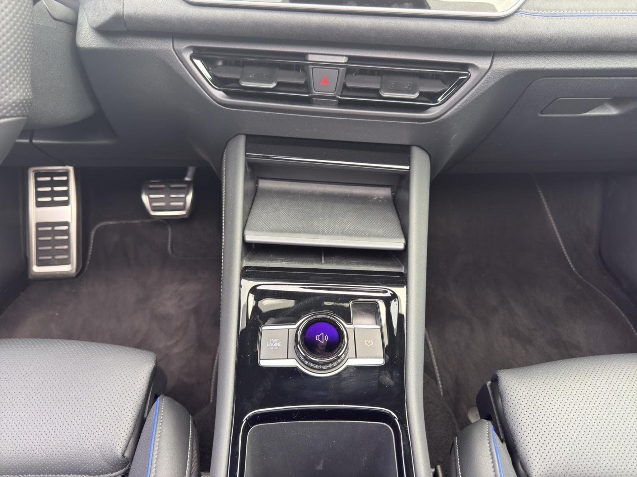 VW Tiguan R-Line eHybrid 200kW (2026) - Photo 12