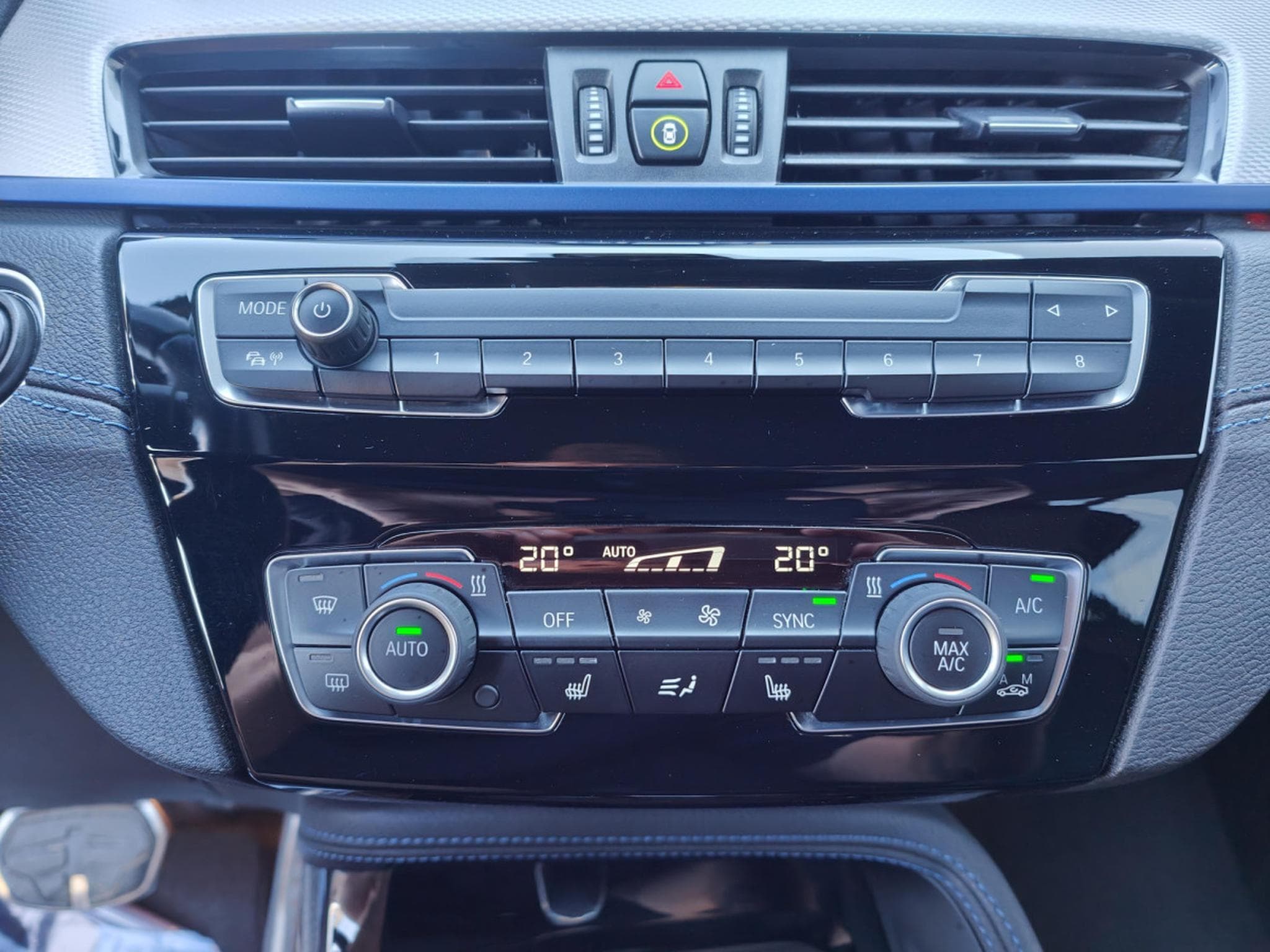BMW X2 SDRIVE18i PACK M GPS CAMERA CARPLAY SIEGES CHAUFFANTS (2021) - Photo 22