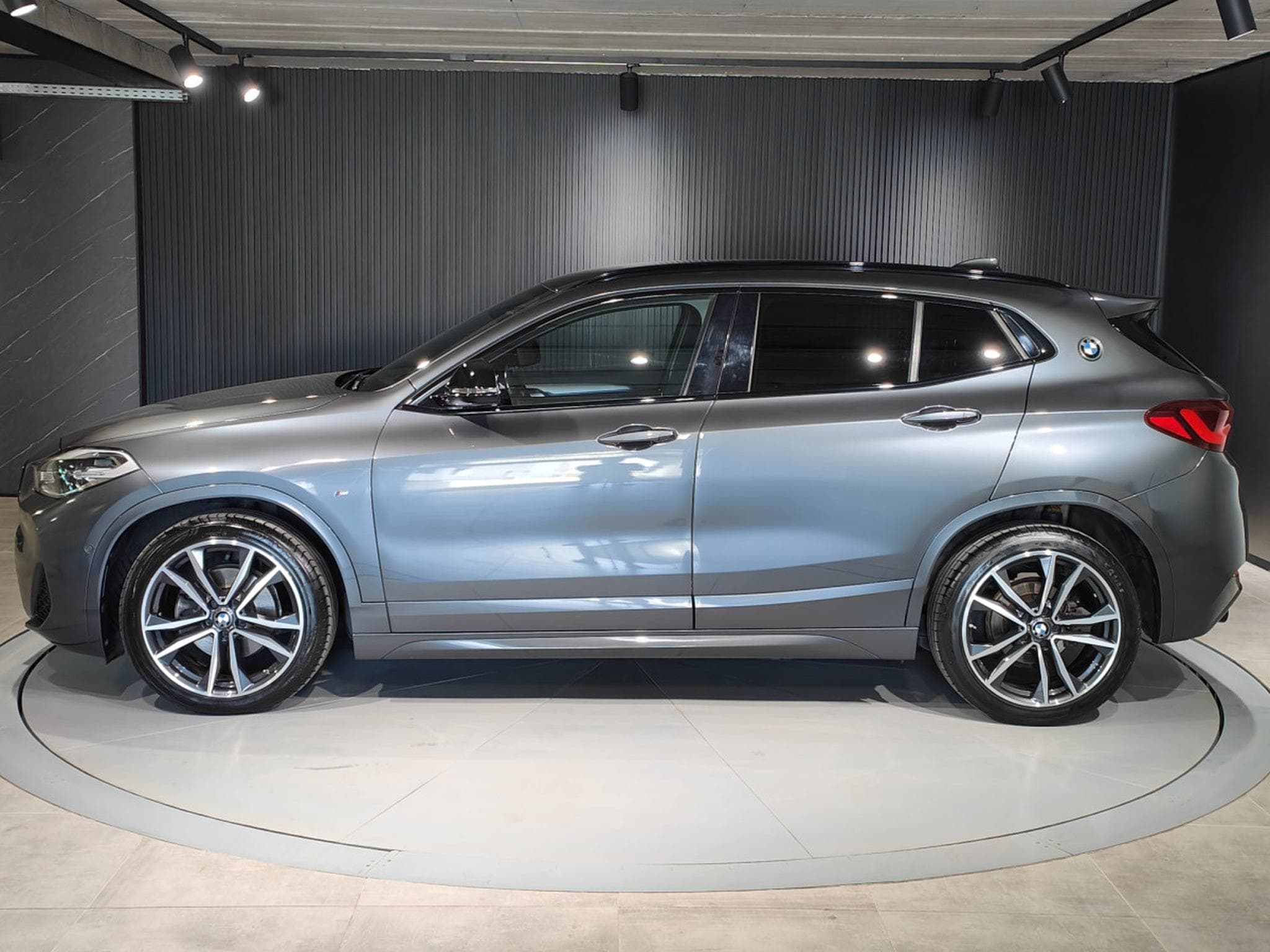 BMW X2 SDRIVE18i PACK M GPS CAMERA CARPLAY SIEGES CHAUFFANTS (2021) - Photo 5