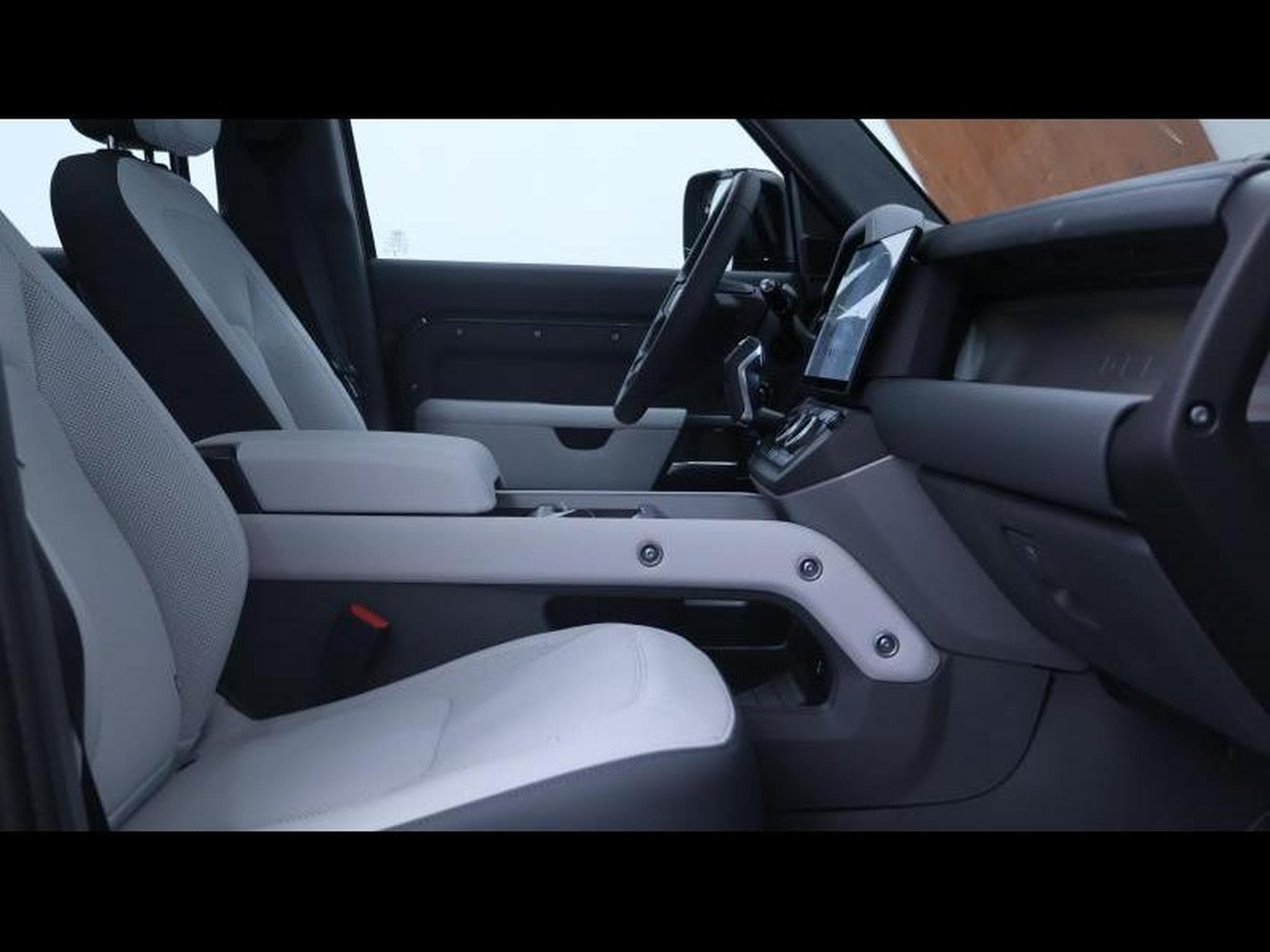 Land-Rover Defender D350 X-Dynamic HSE (2026) - Foto 11