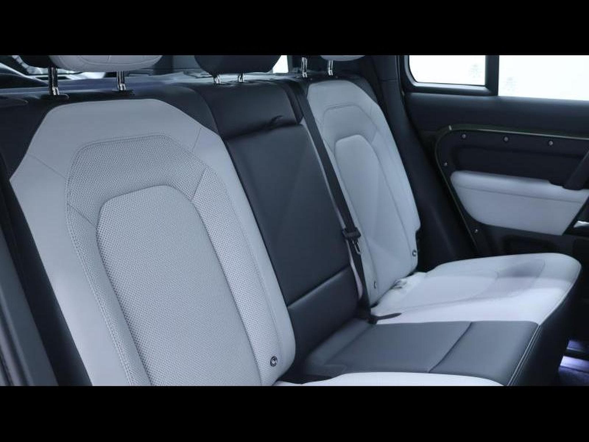 Land-Rover Defender D350 X-Dynamic HSE (2026) - Foto 14