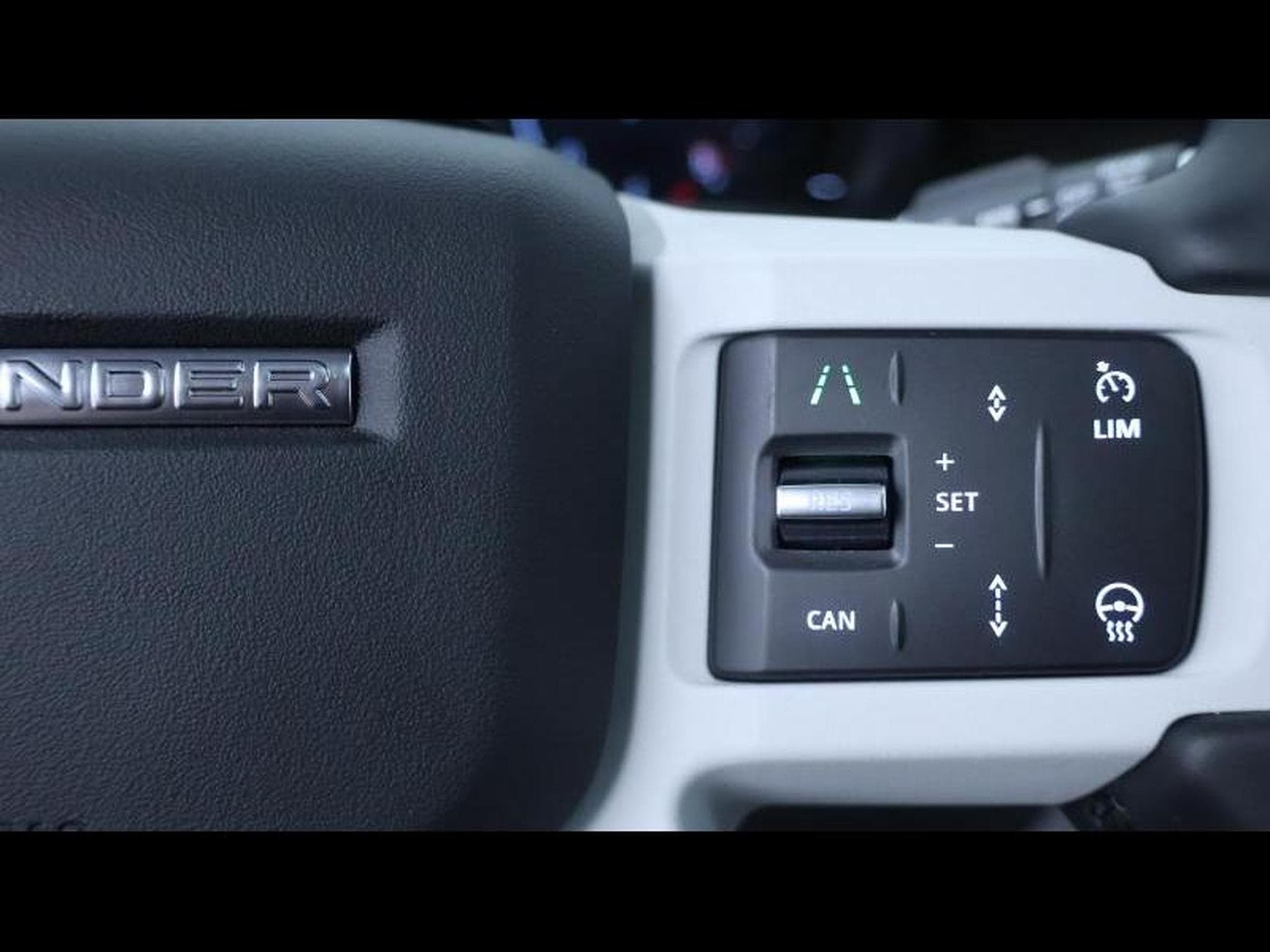 Land-Rover Defender 90 D250 X-Dynamic SE (2026) - Foto 17