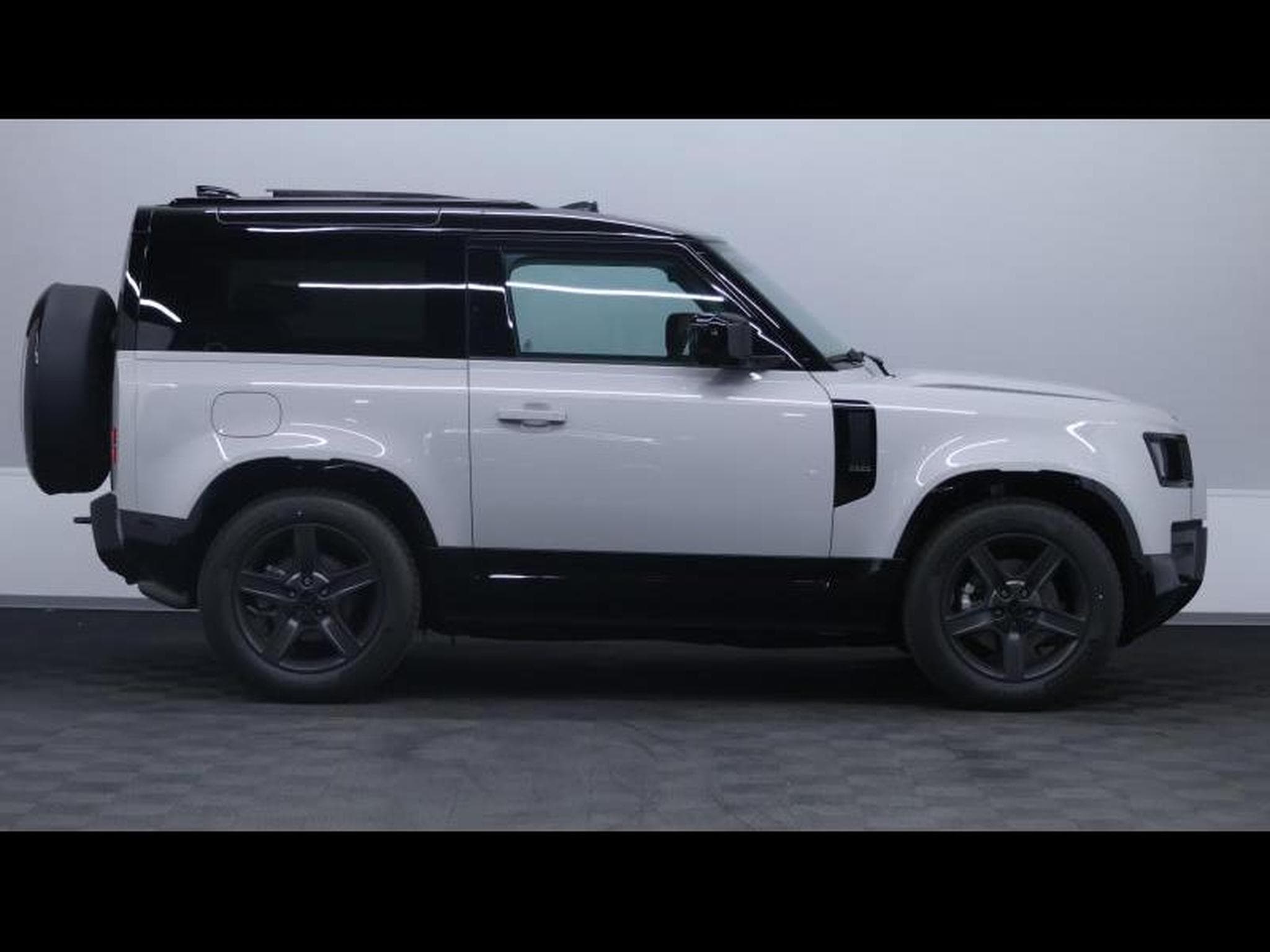 Land-Rover Defender 90 D250 X-Dynamic SE (2026) - Foto 4