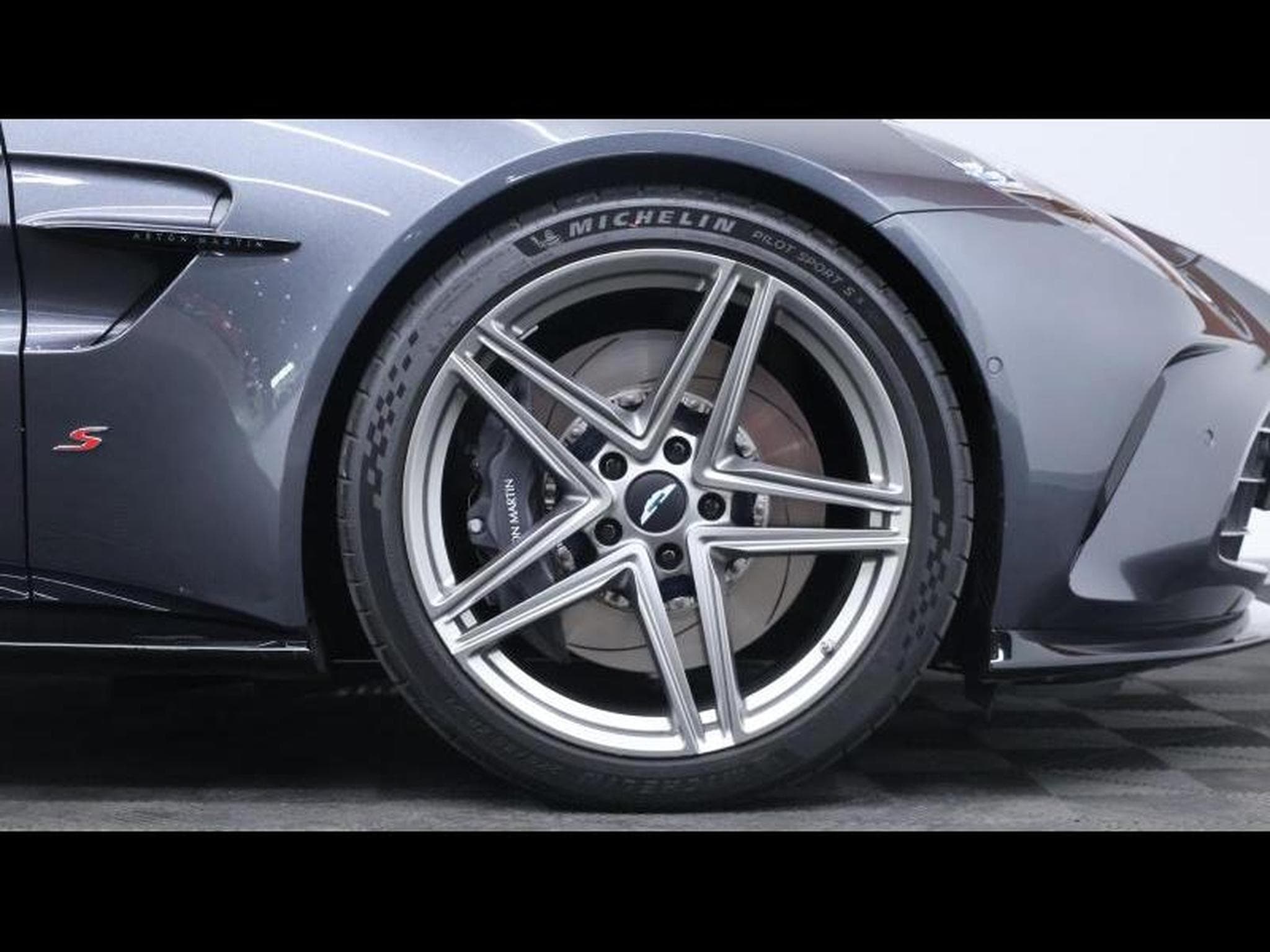 Aston-Martin V8 Vantage S 680ch *Xenon Grey (2026) - Foto 10
