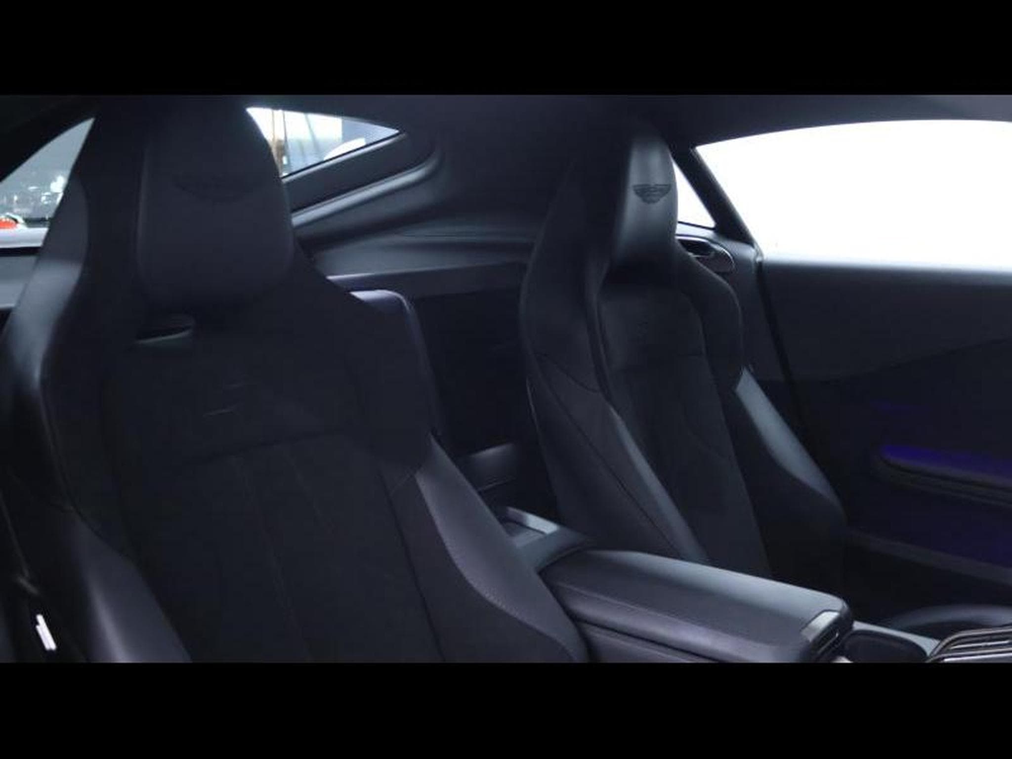 Aston-Martin V8 Vantage S 680ch *Xenon Grey (2026) - Foto 12